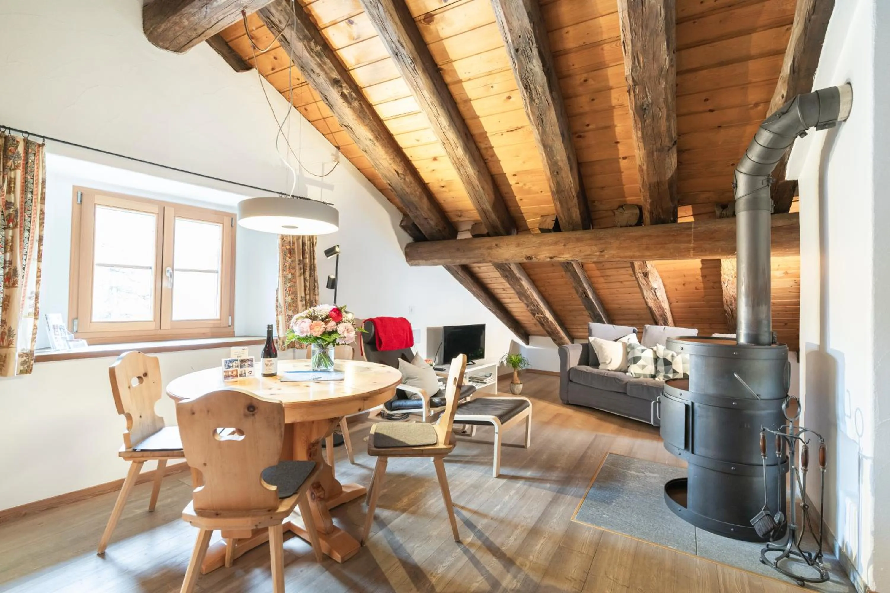 Two-Bedroom Loft Apartment in Chesa Michel