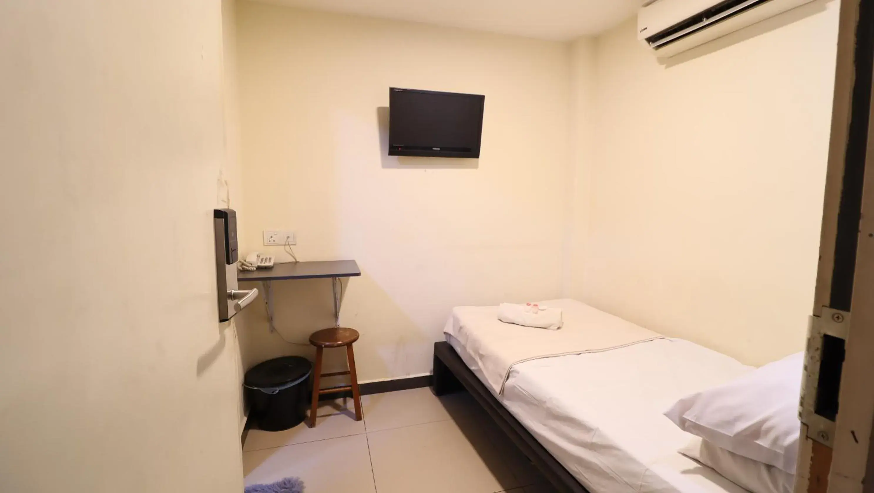 Single Room in Hotel Seniman Single Room in Hotel Seniman