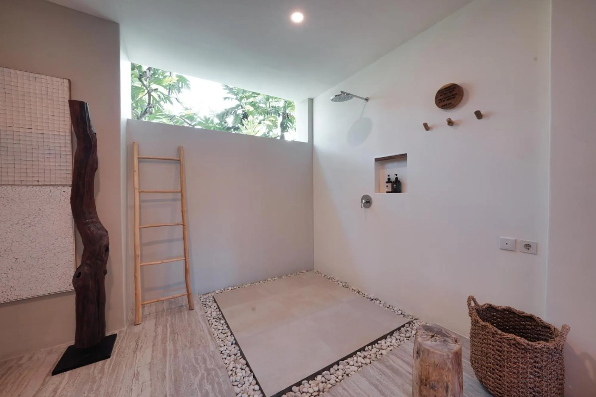Bathroom, Bed in El Tropico Boutique Hotel