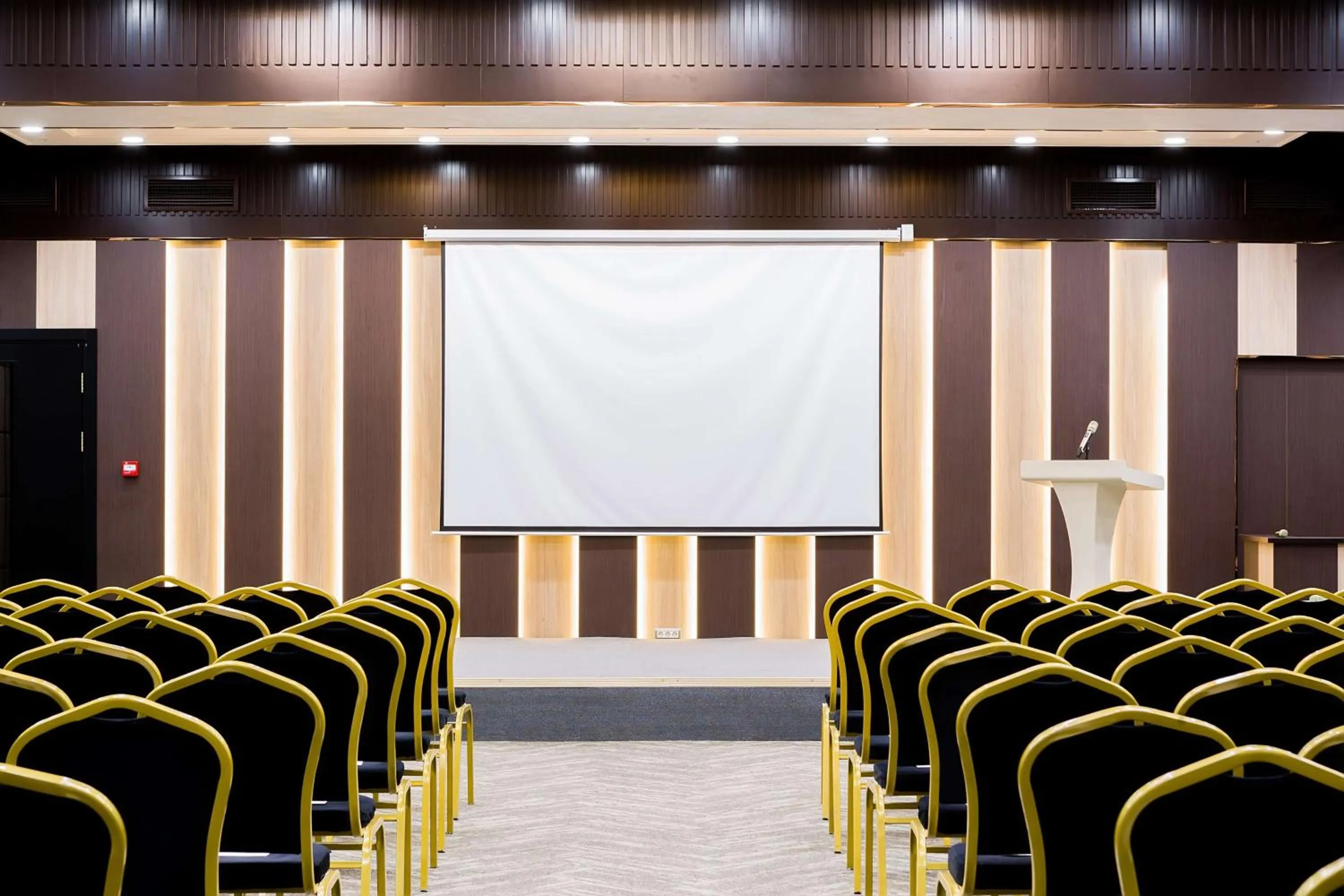 Meeting/conference room in Panarams Tashkent Hotel, a member of Radisson Individuals