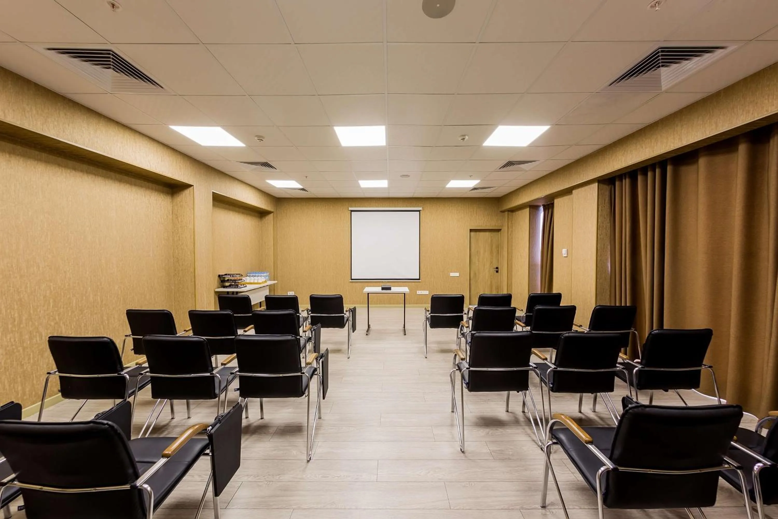 Meeting/conference room in Panarams Tashkent Hotel, a member of Radisson Individuals