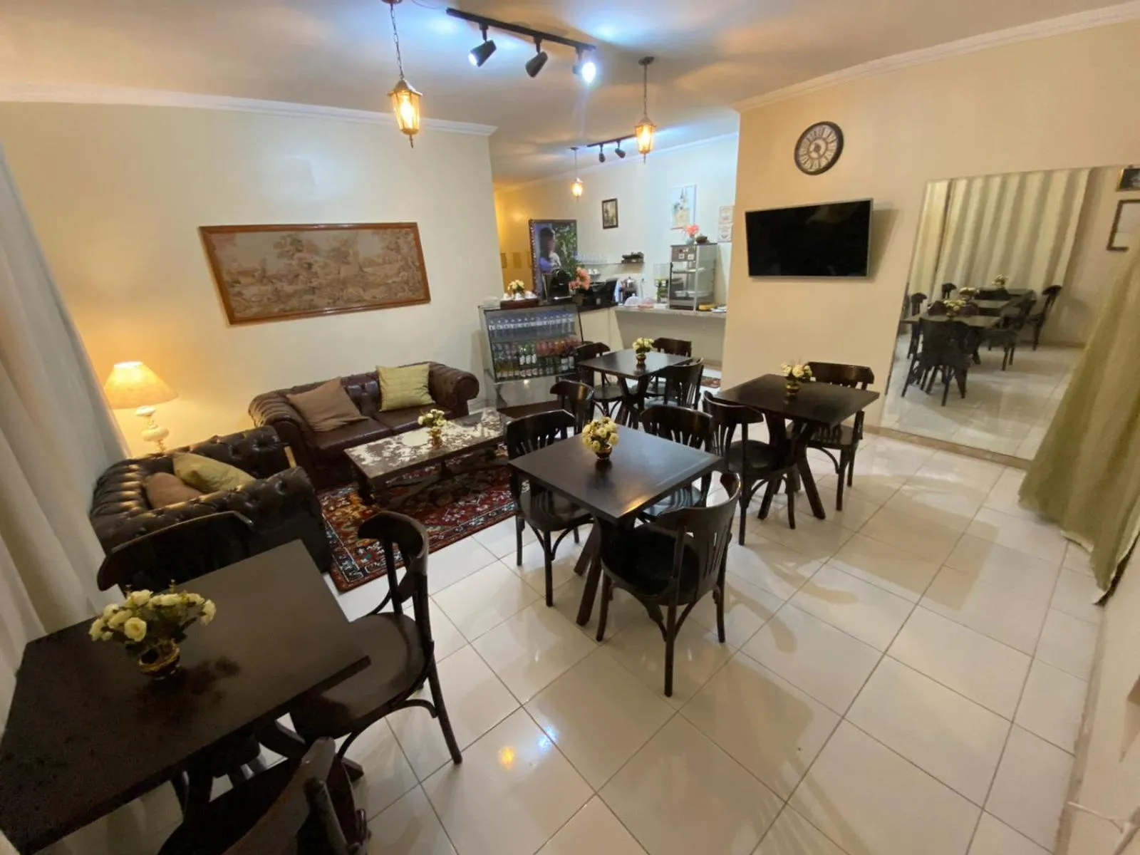 Restaurant/places to eat in Bertolini Hotel