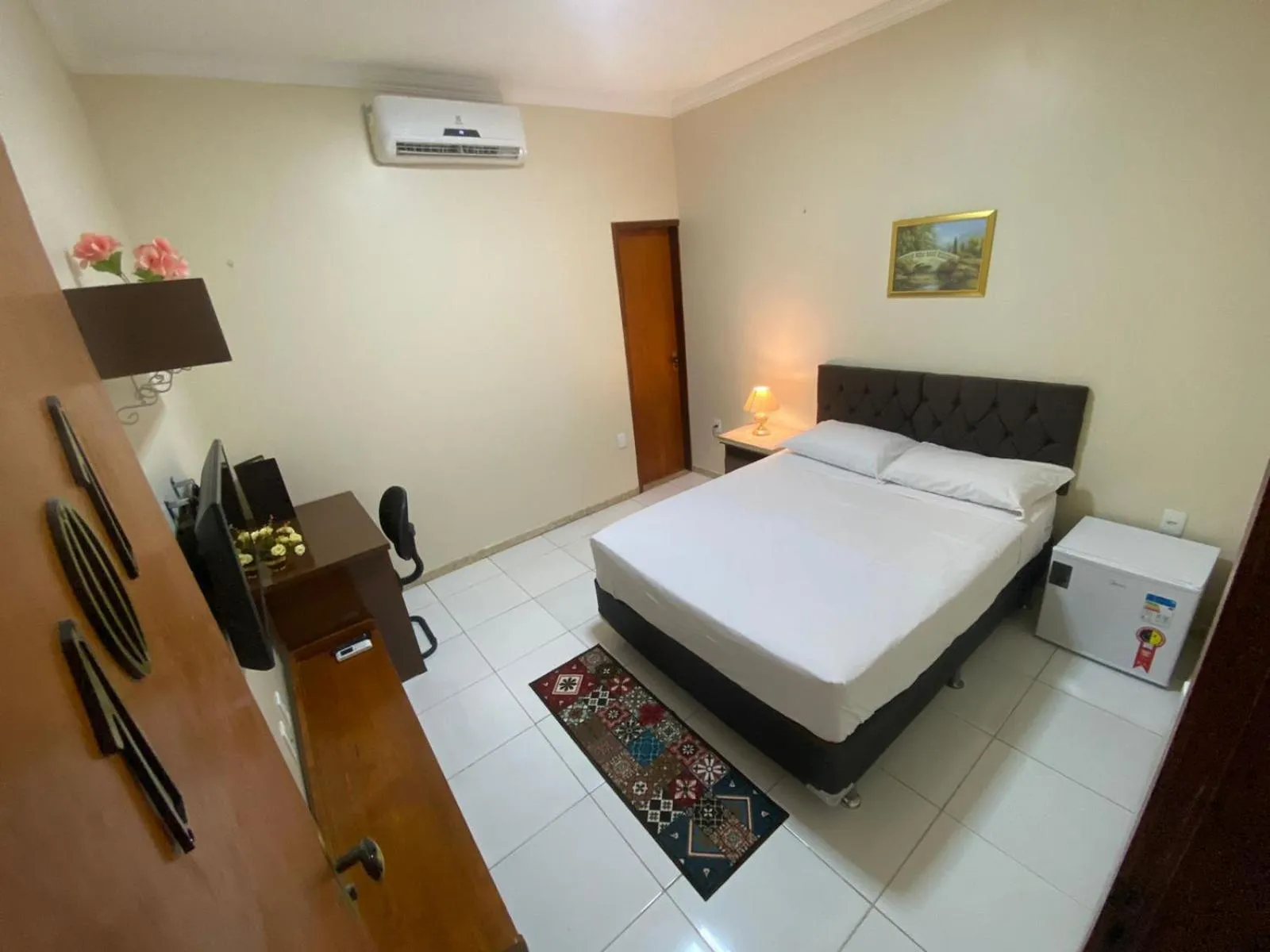 Photo of the whole room, Bed in Bertolini Hotel