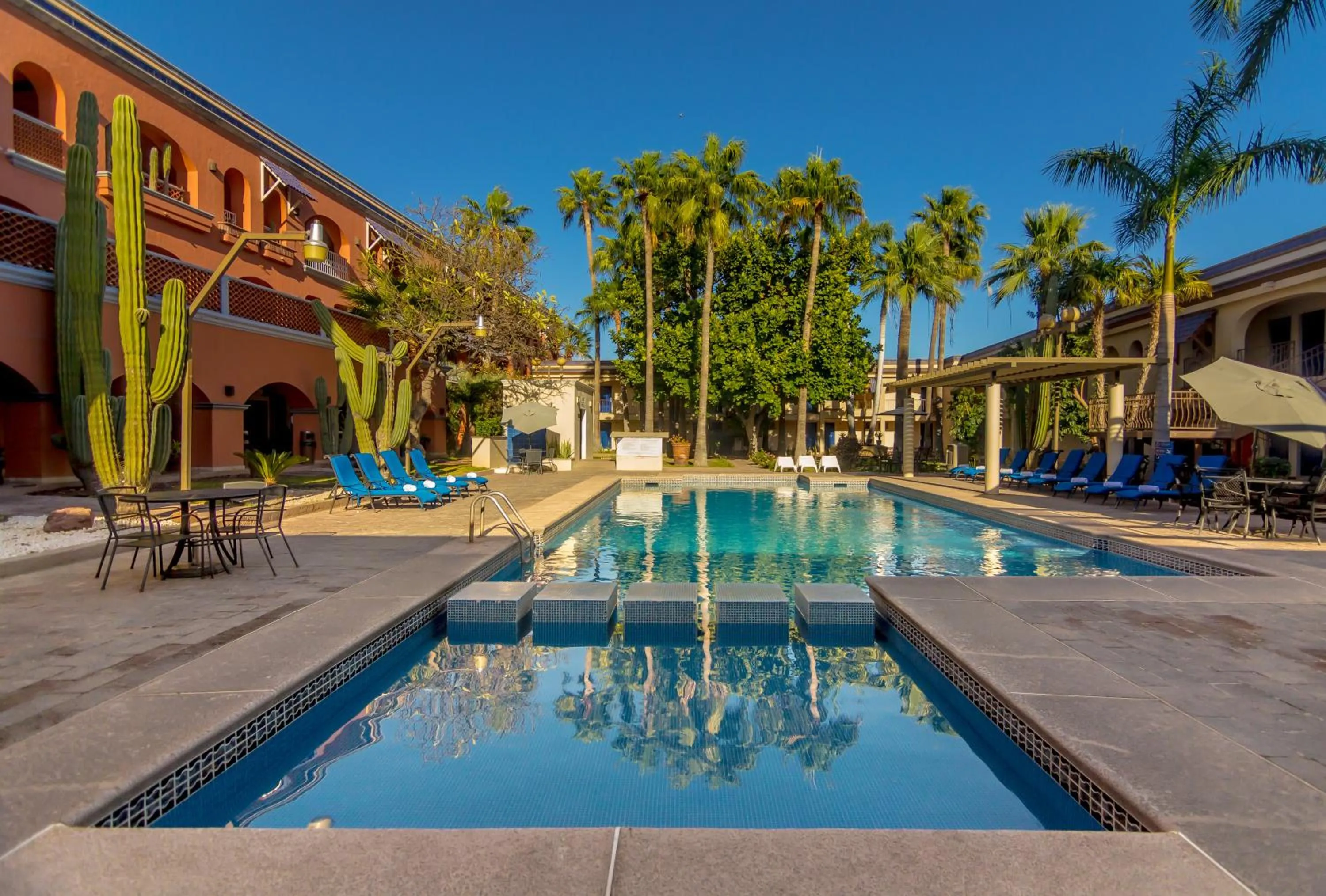Pool view in Hotel Armida Guaymas