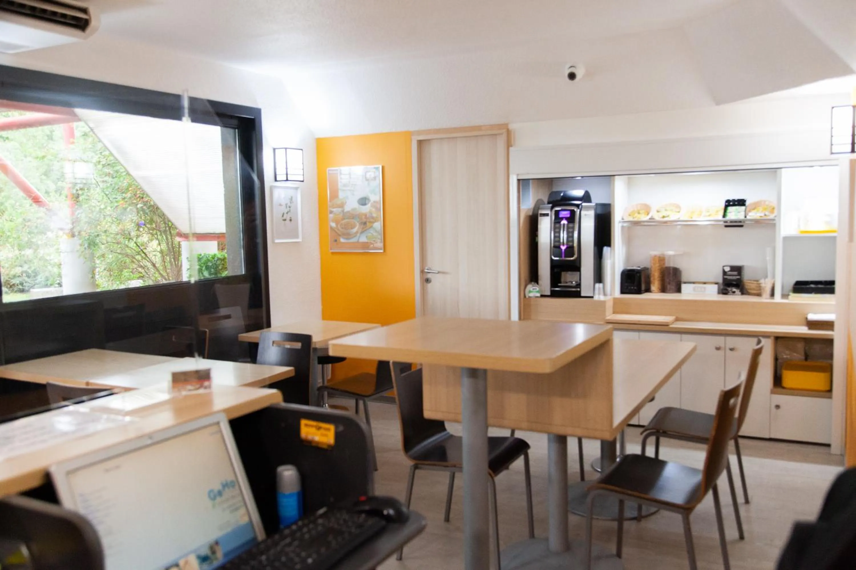 Buffet breakfast in Class'Eco Namur