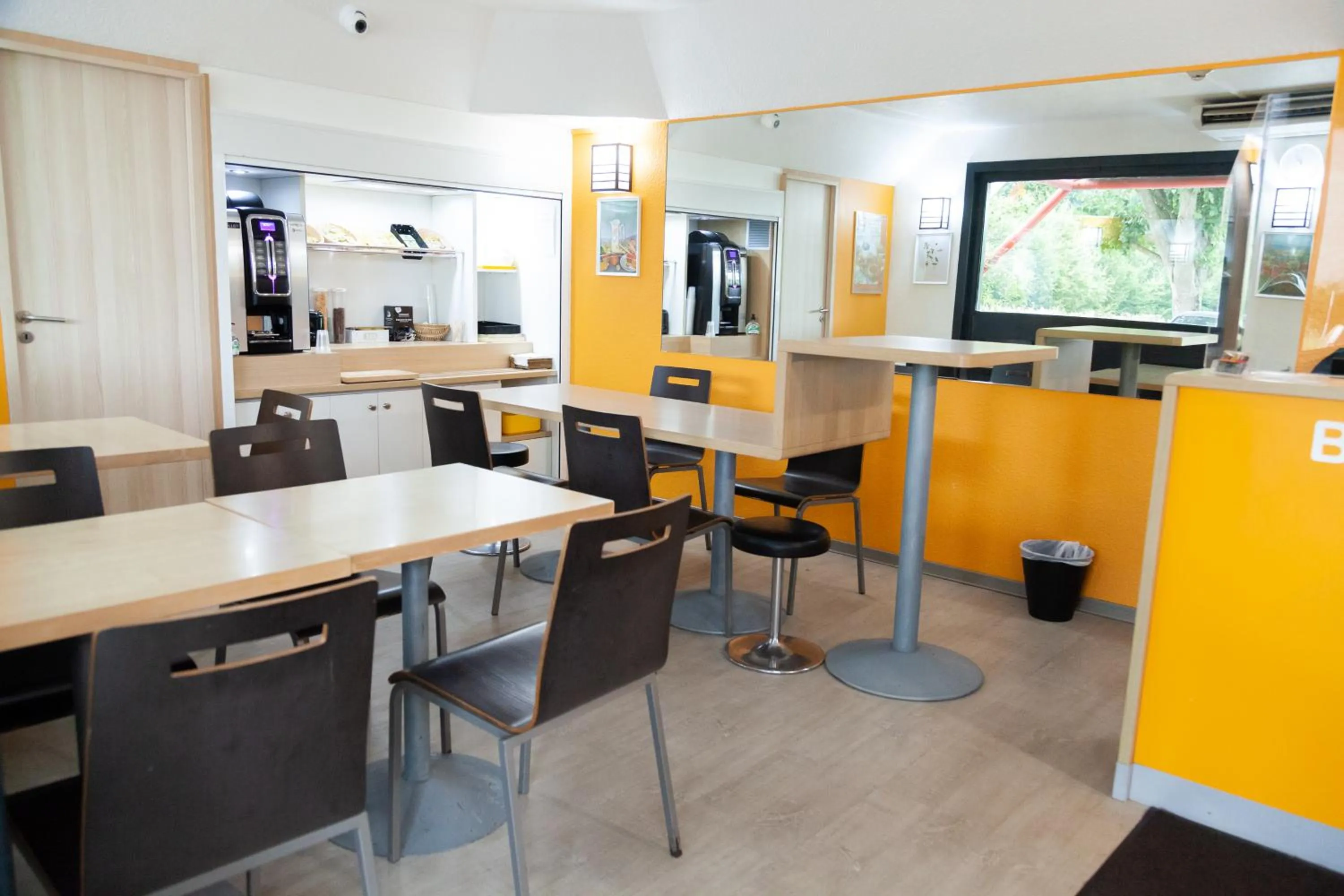 Buffet breakfast in Class'Eco Namur