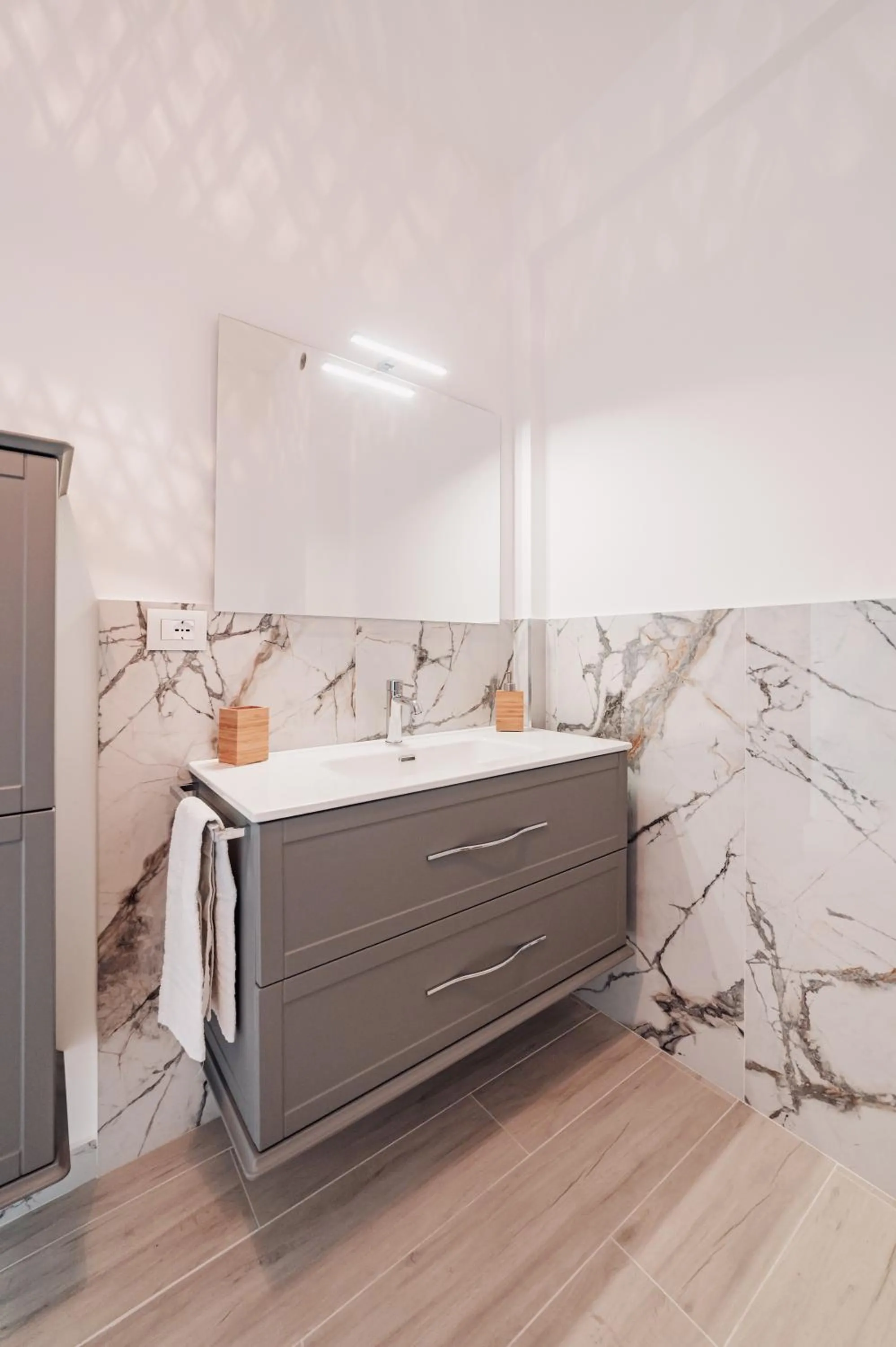 Bathroom in Blue Marine Taormina