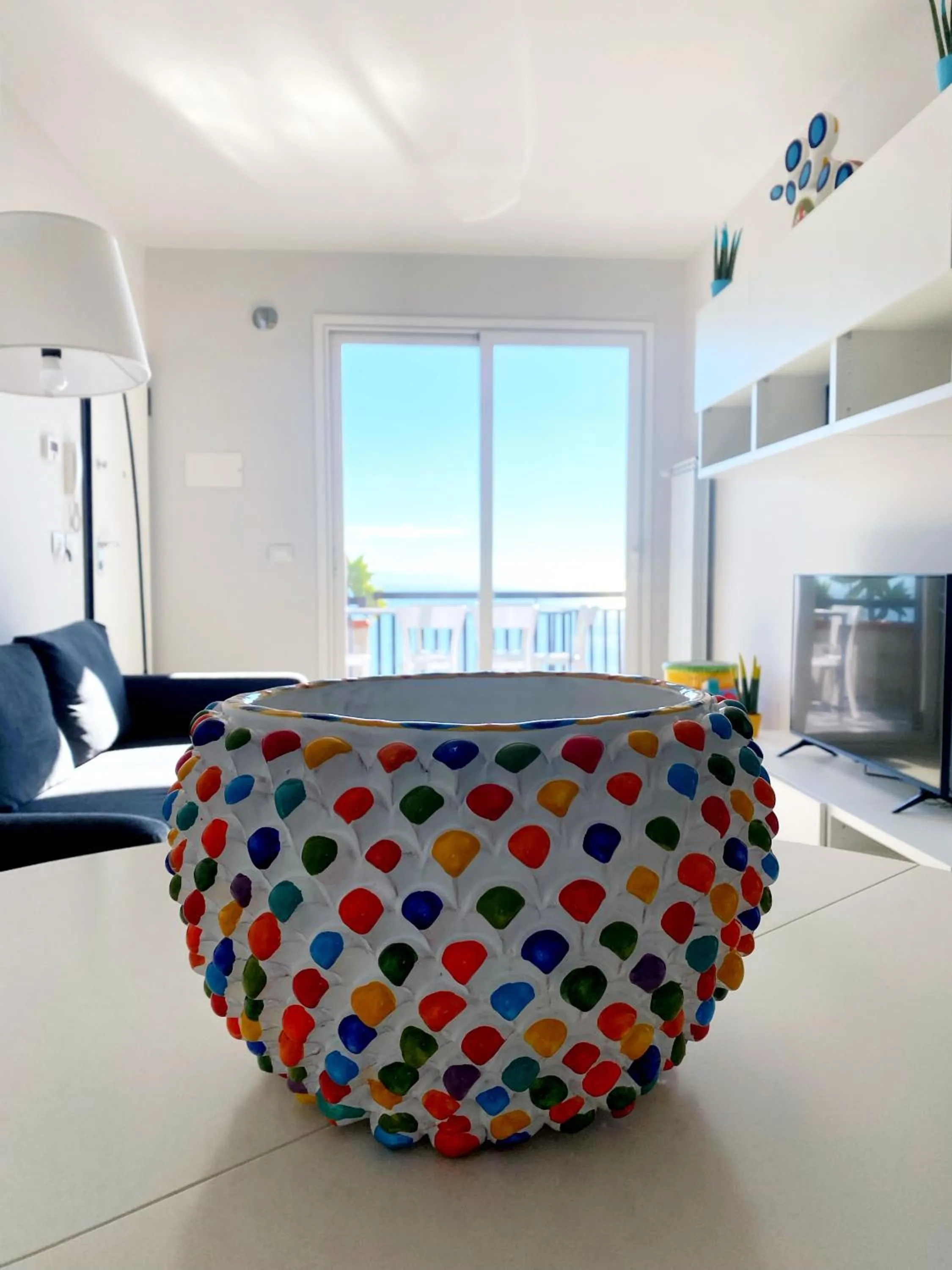Communal lounge/ TV room in Blue Marine Taormina