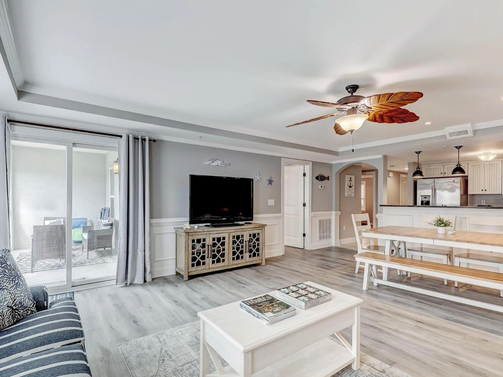 Bed in Pelican's Landing 103