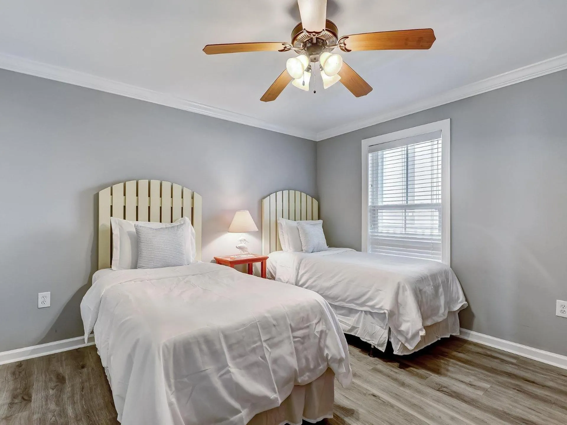 Bed in Pelican's Landing 103