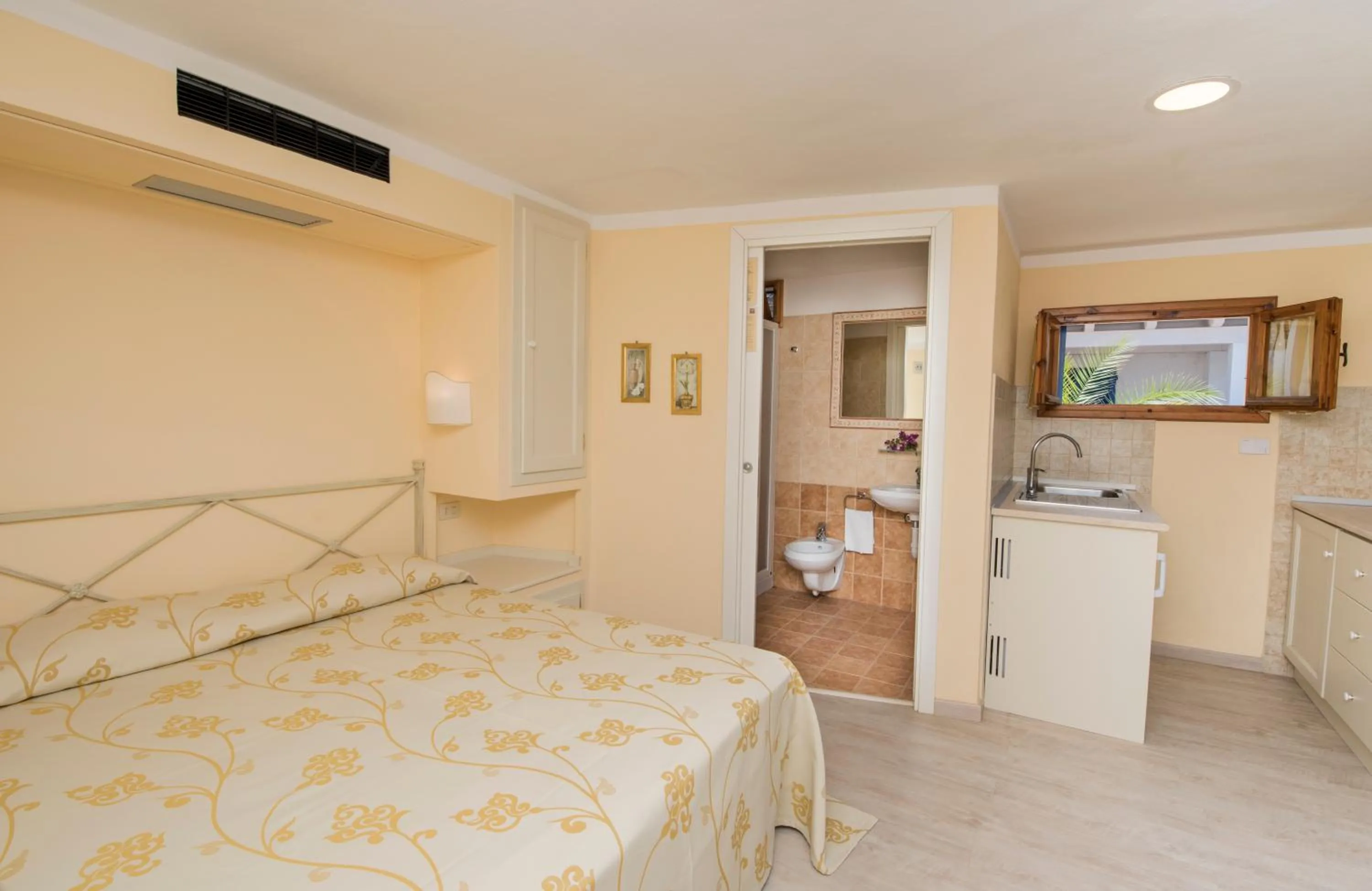 Toilet, Bed in Residential Hotel Villaggio Innamorata