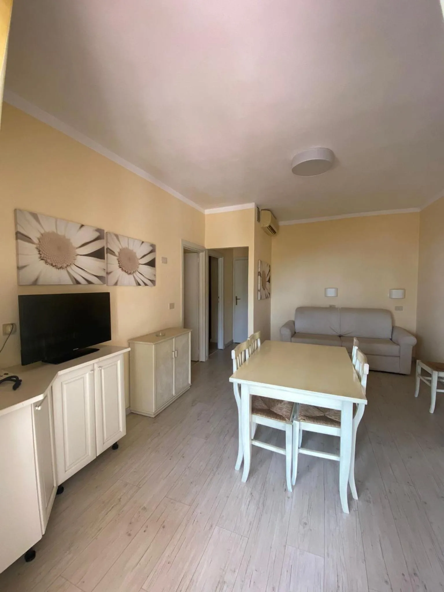 TV and multimedia in Residential Hotel Villaggio Innamorata