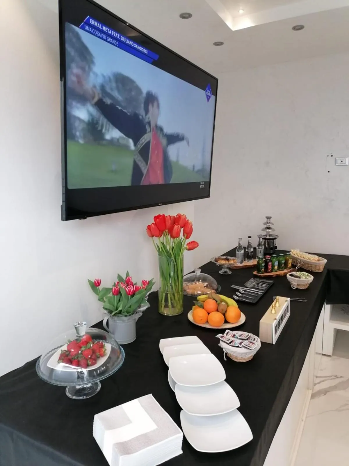 Communal lounge/ TV room in Hotel Presidente