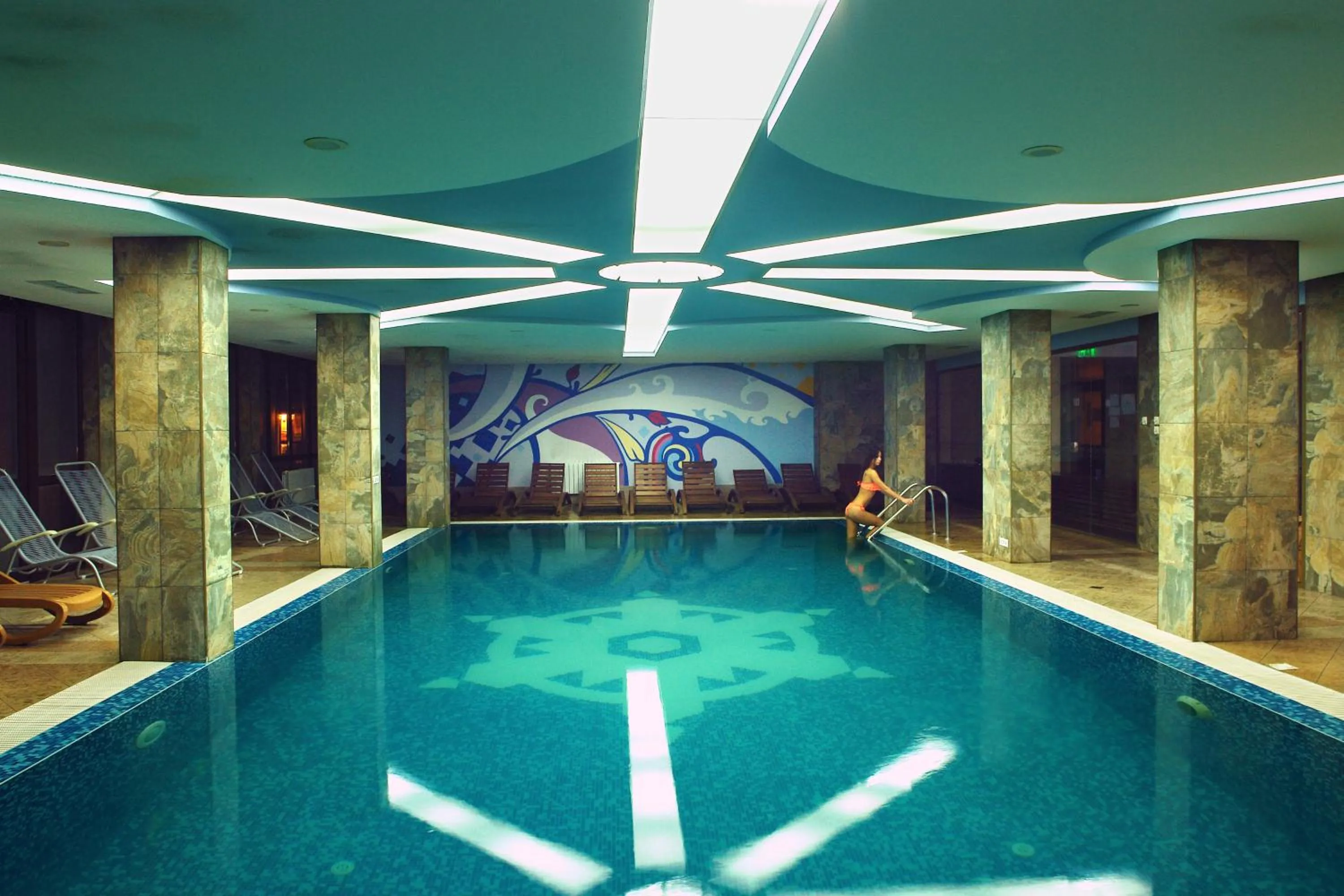 Swimming pool in Winslow Infinity Aparthotel