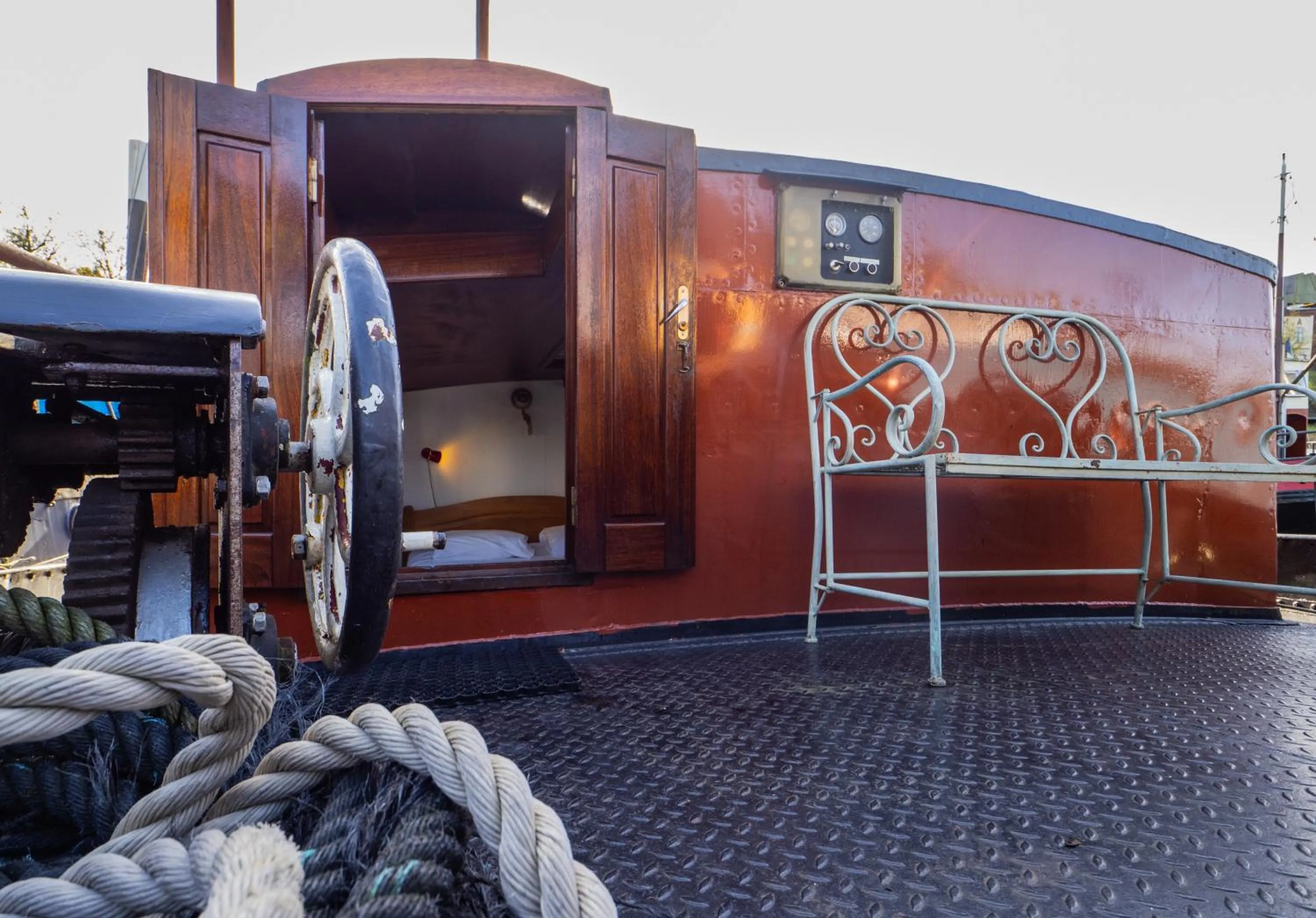 Facade/entrance in Boat 'Opoe Sientje'