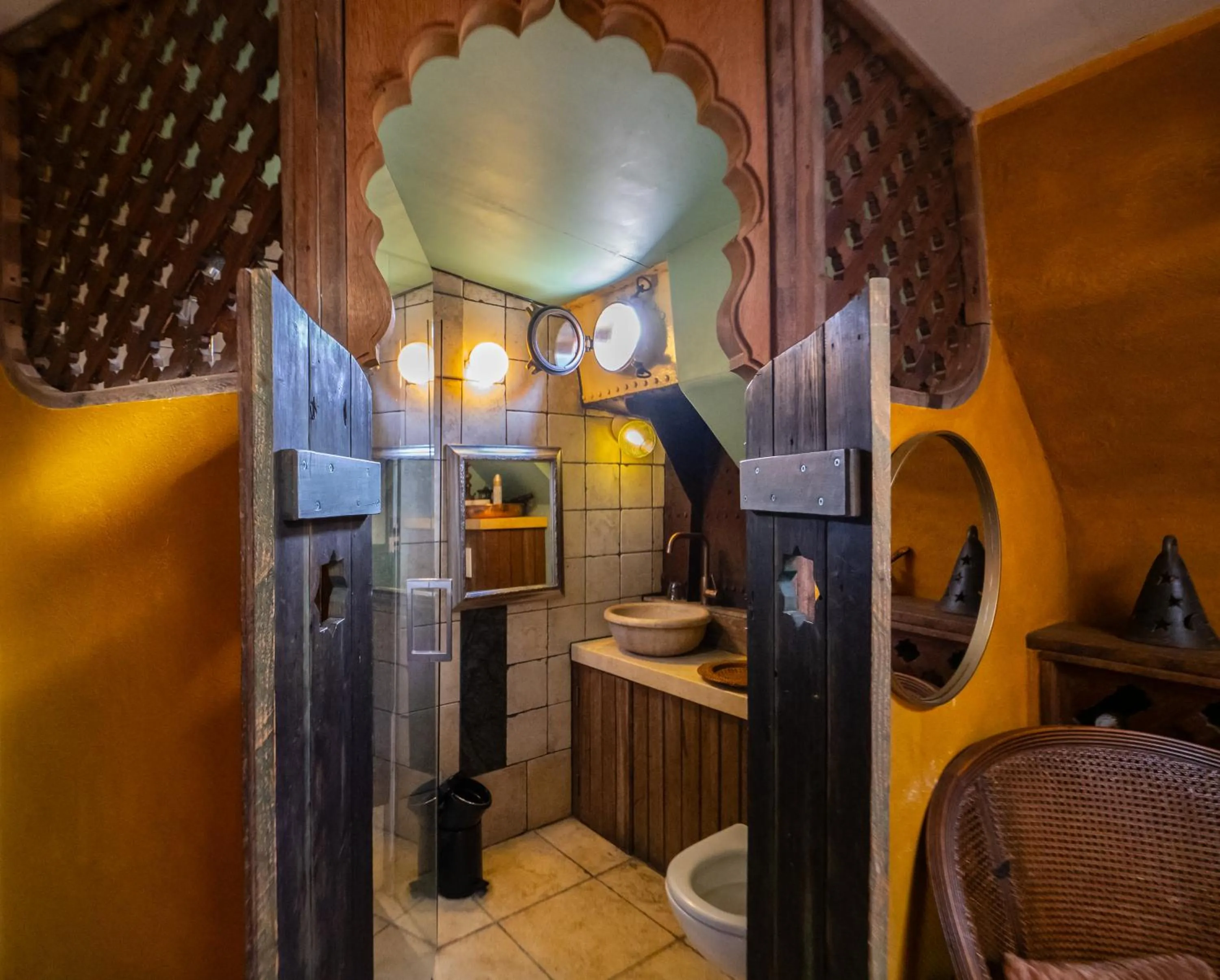 Bathroom in Boat 'Opoe Sientje'