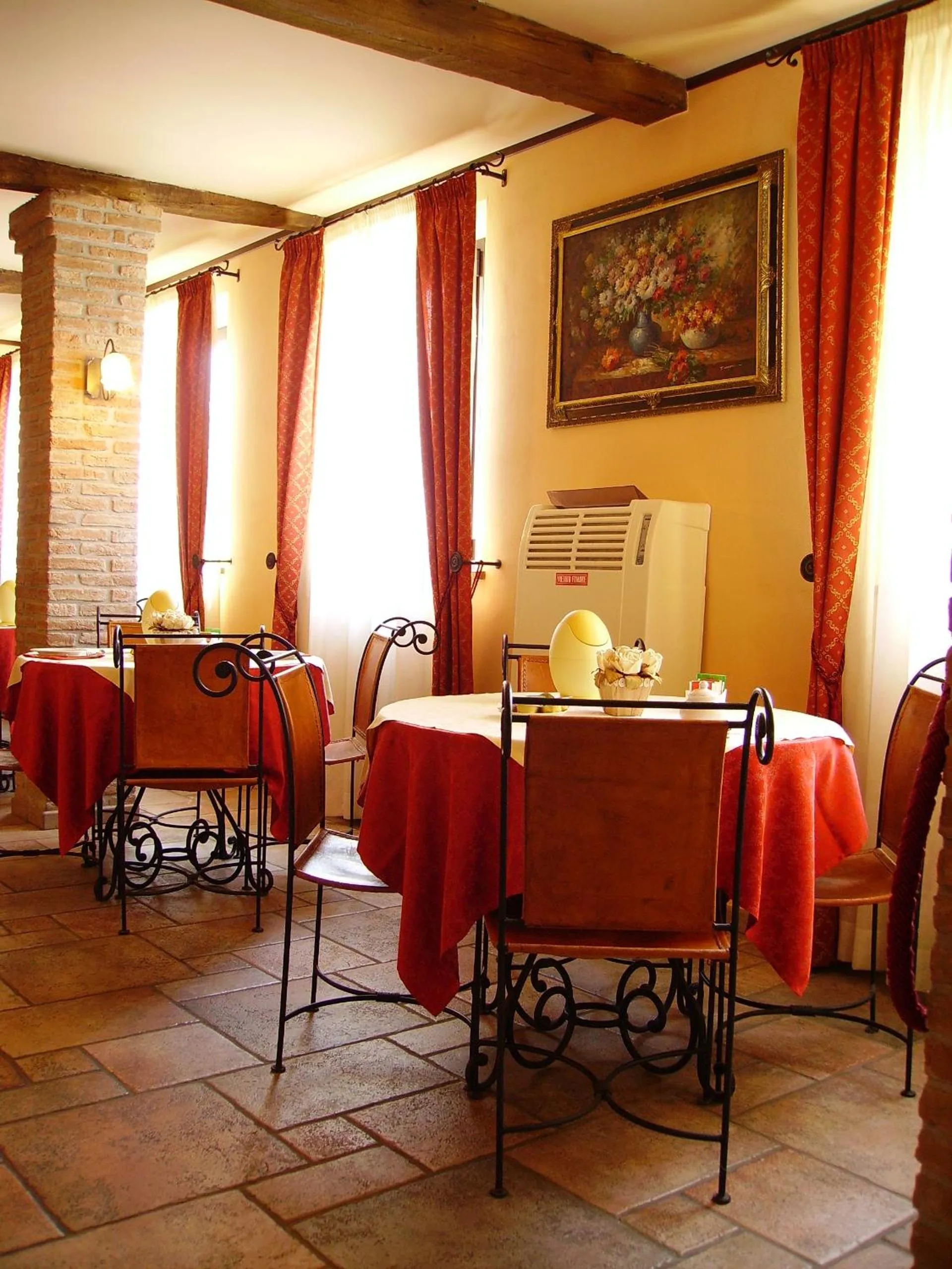 Lounge or bar in Hotel Antico Casale