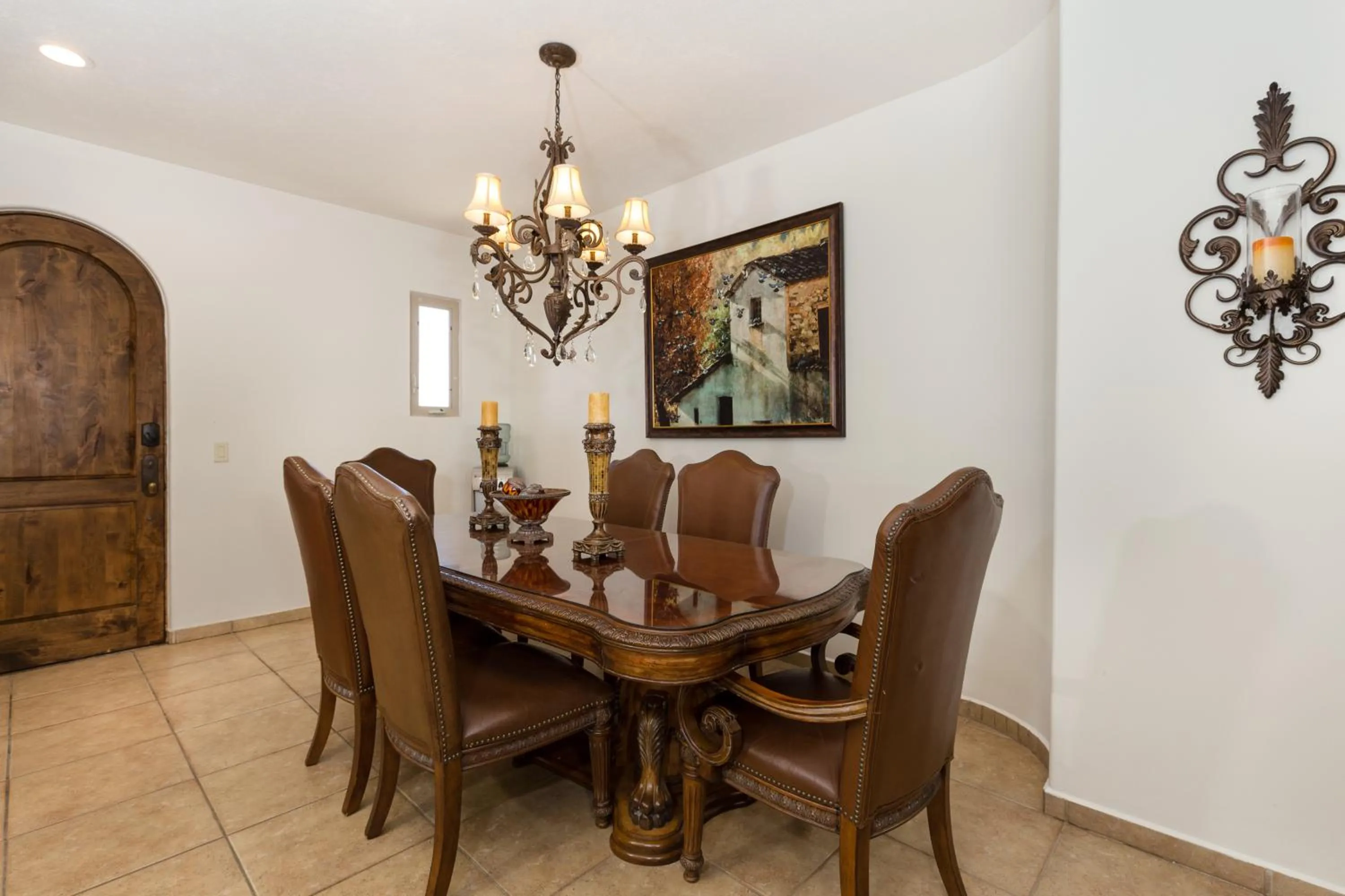 Dining area in Bella Sirena 601-B -Stylish Condo in Oceanfront Resort