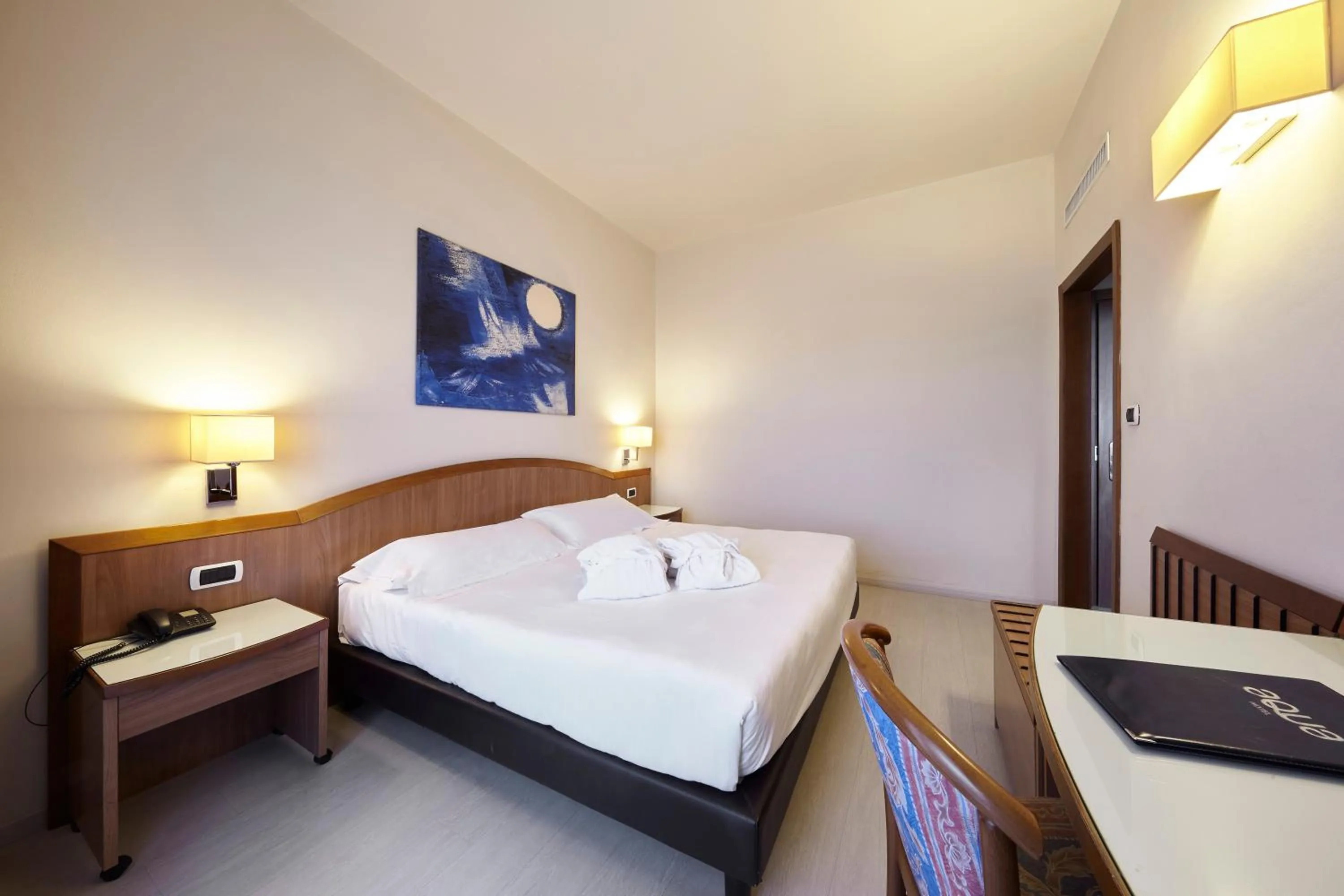 Photo of the whole room, Bed in Hotel Aqua