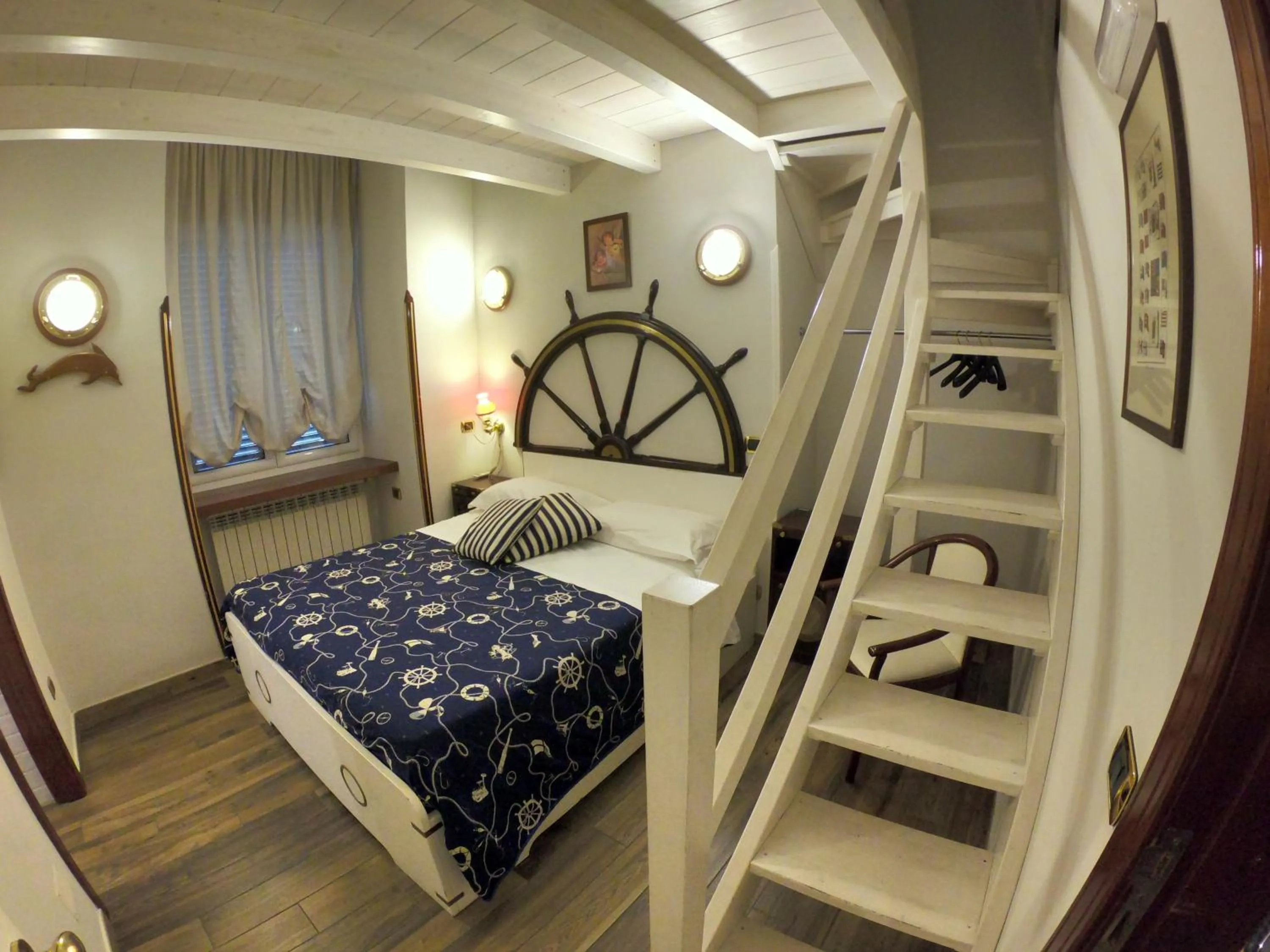 Bed in Hotel Ausonia