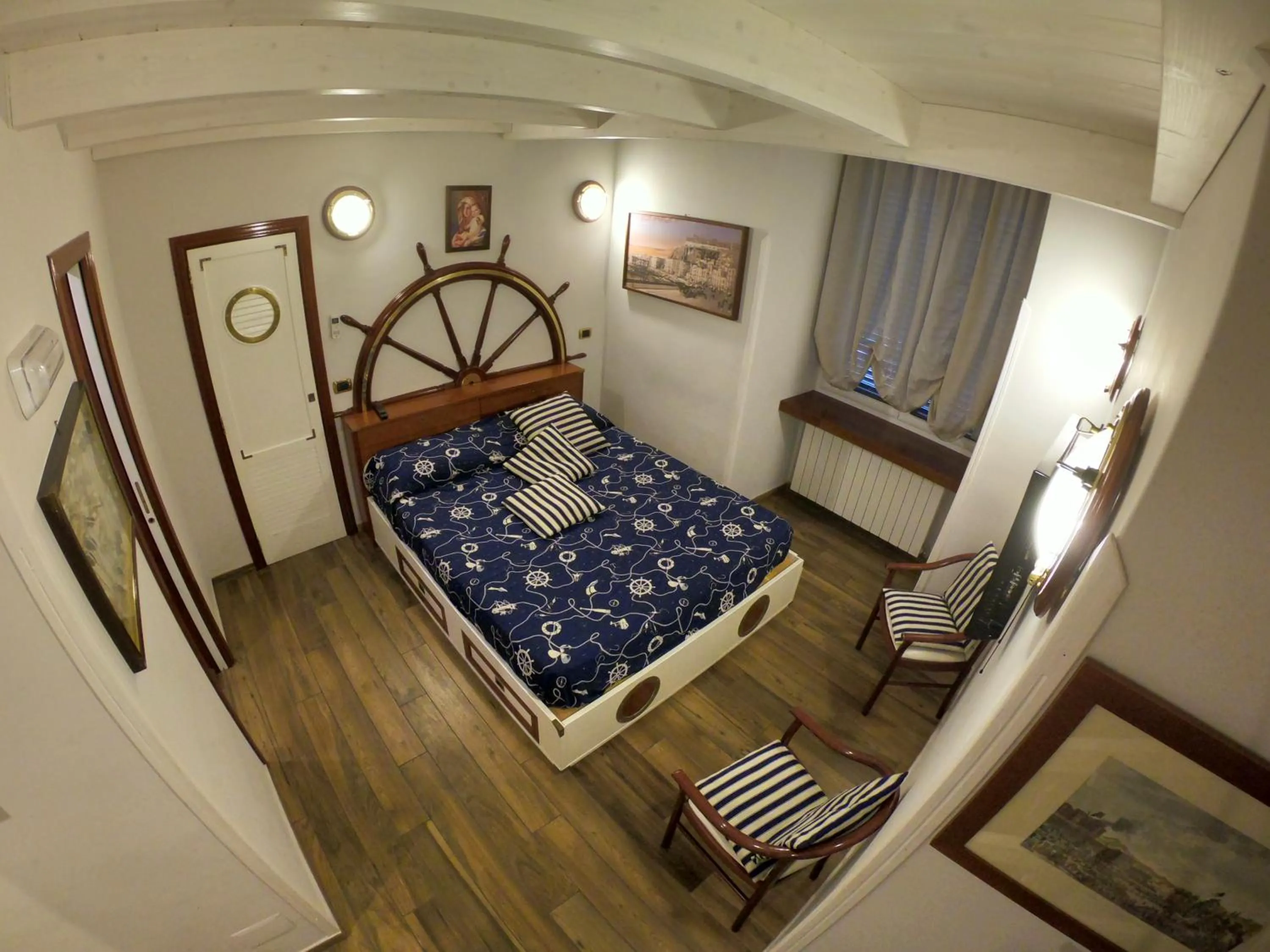 Bed in Hotel Ausonia