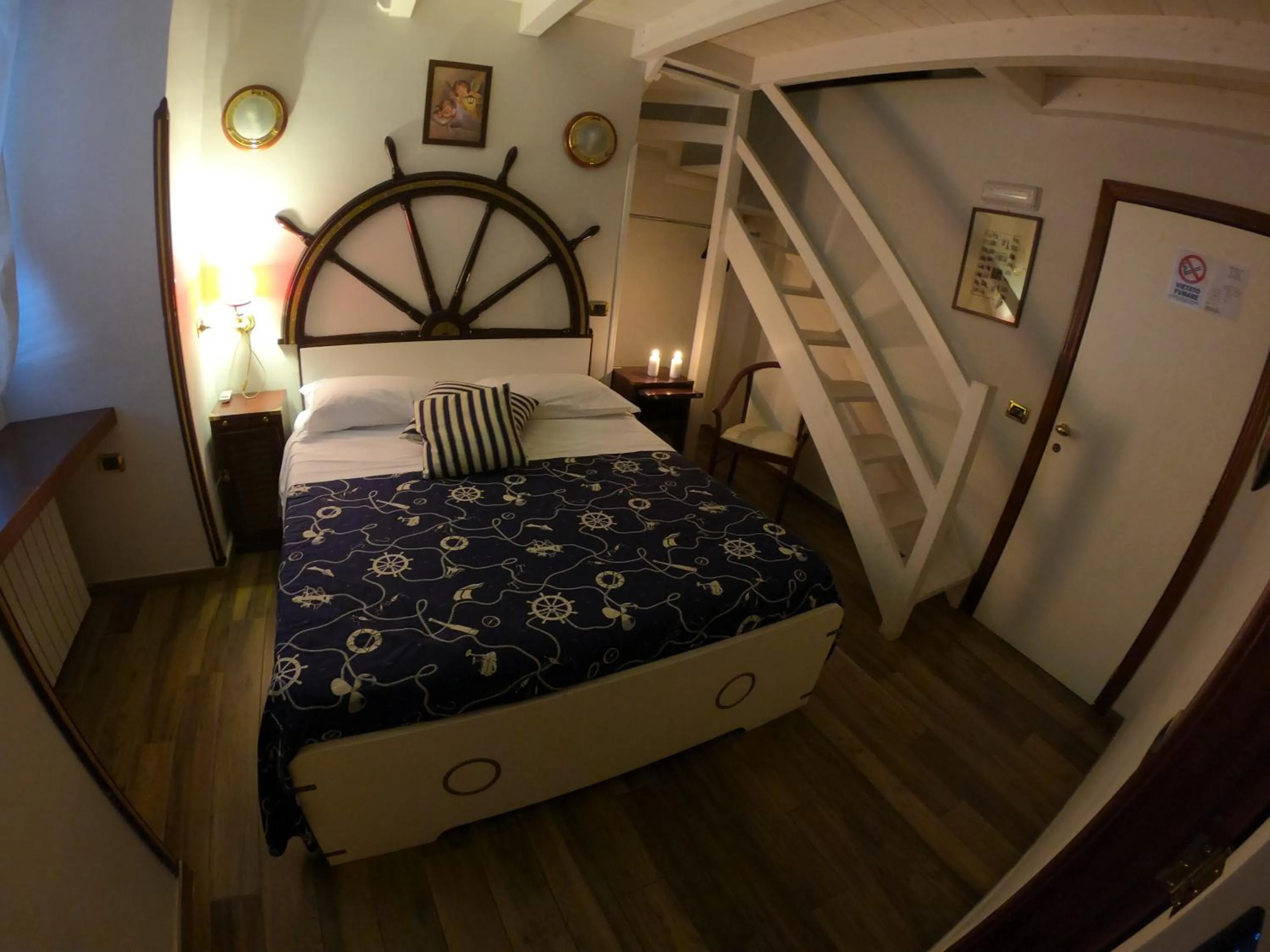 Bed in Hotel Ausonia