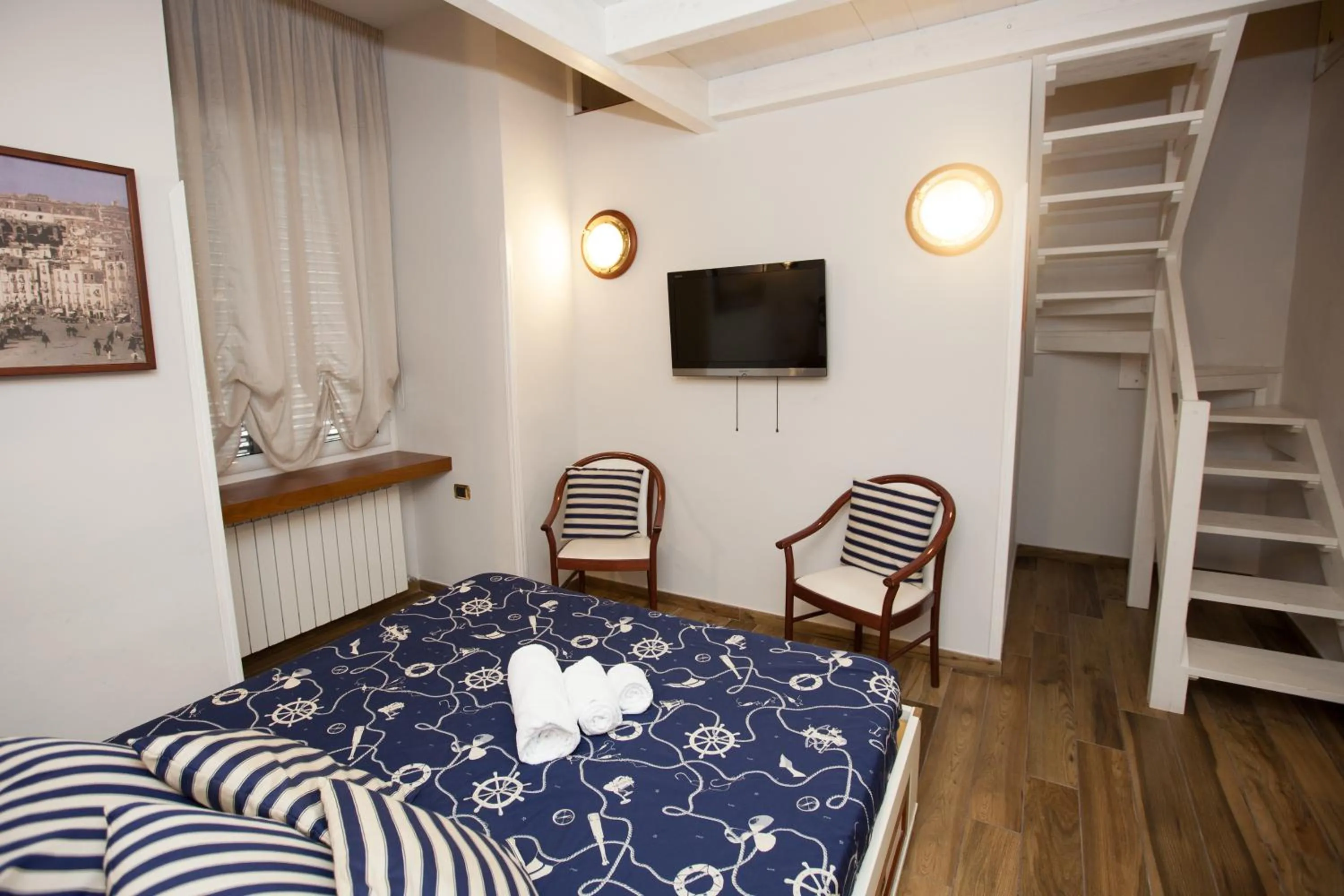 Bed in Hotel Ausonia