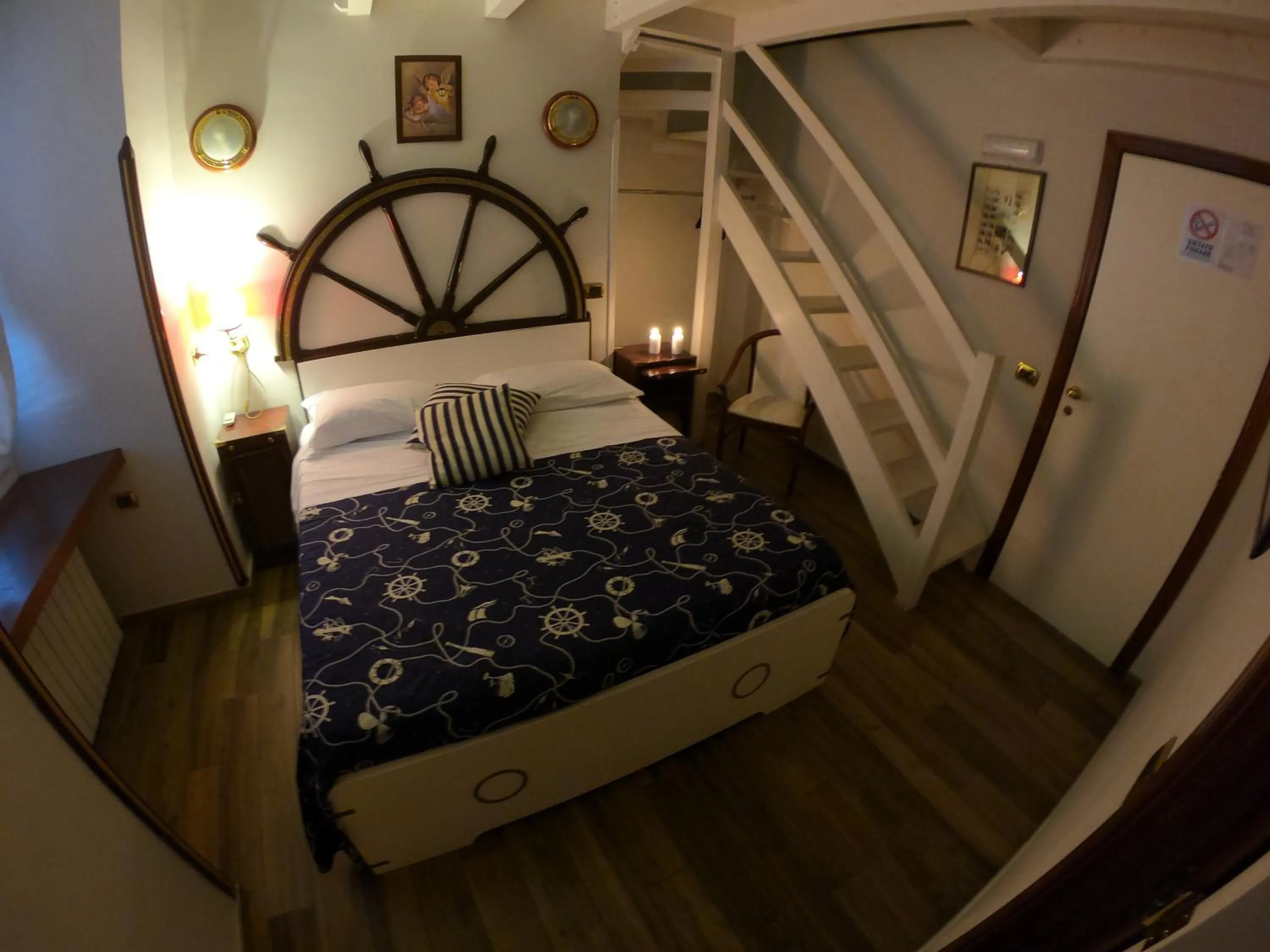 Bed in Hotel Ausonia