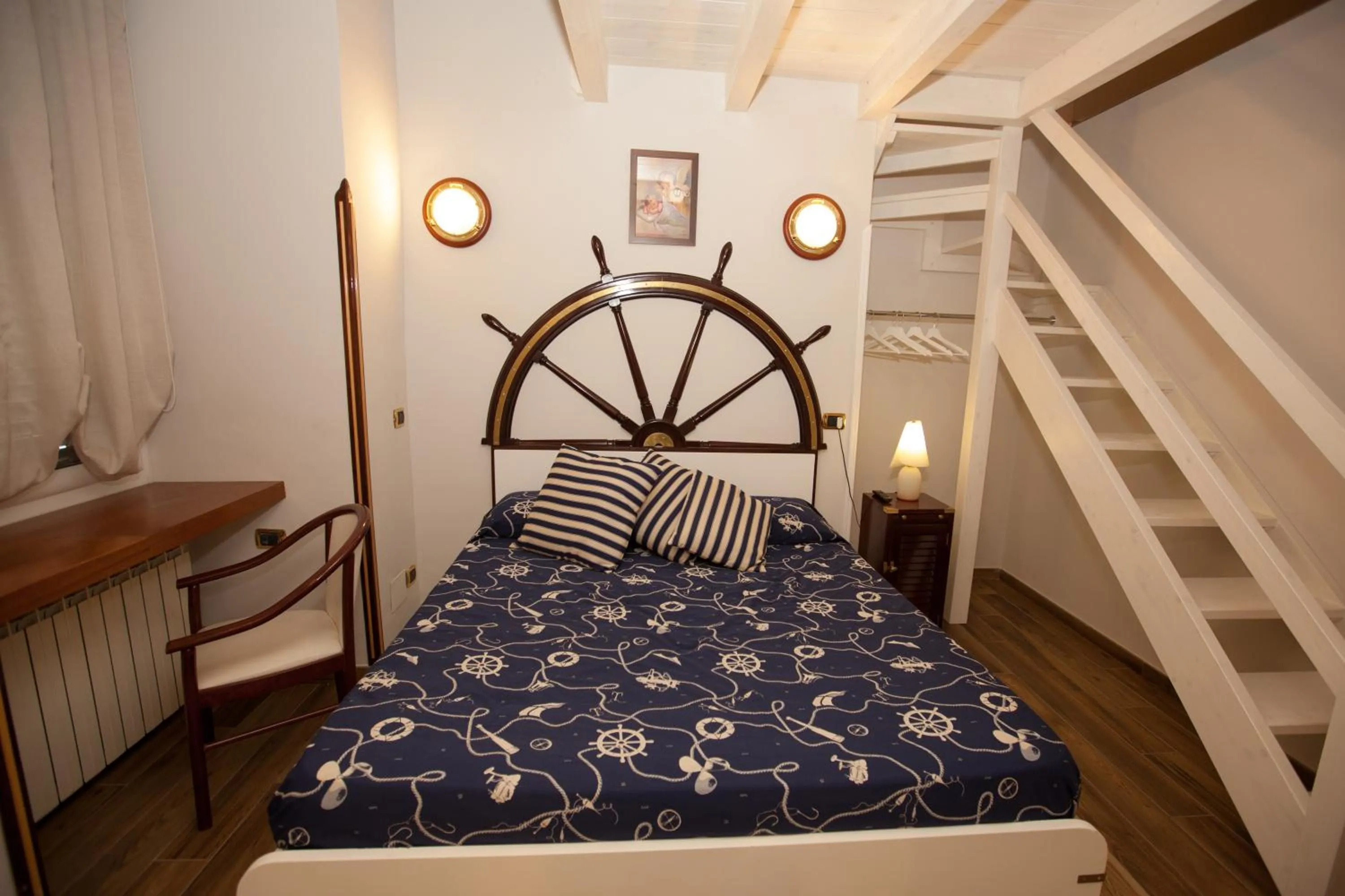 Bed in Hotel Ausonia