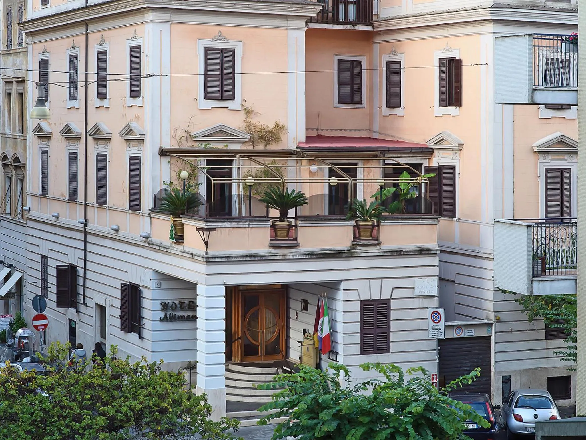 Facade/entrance in Hotel Museum