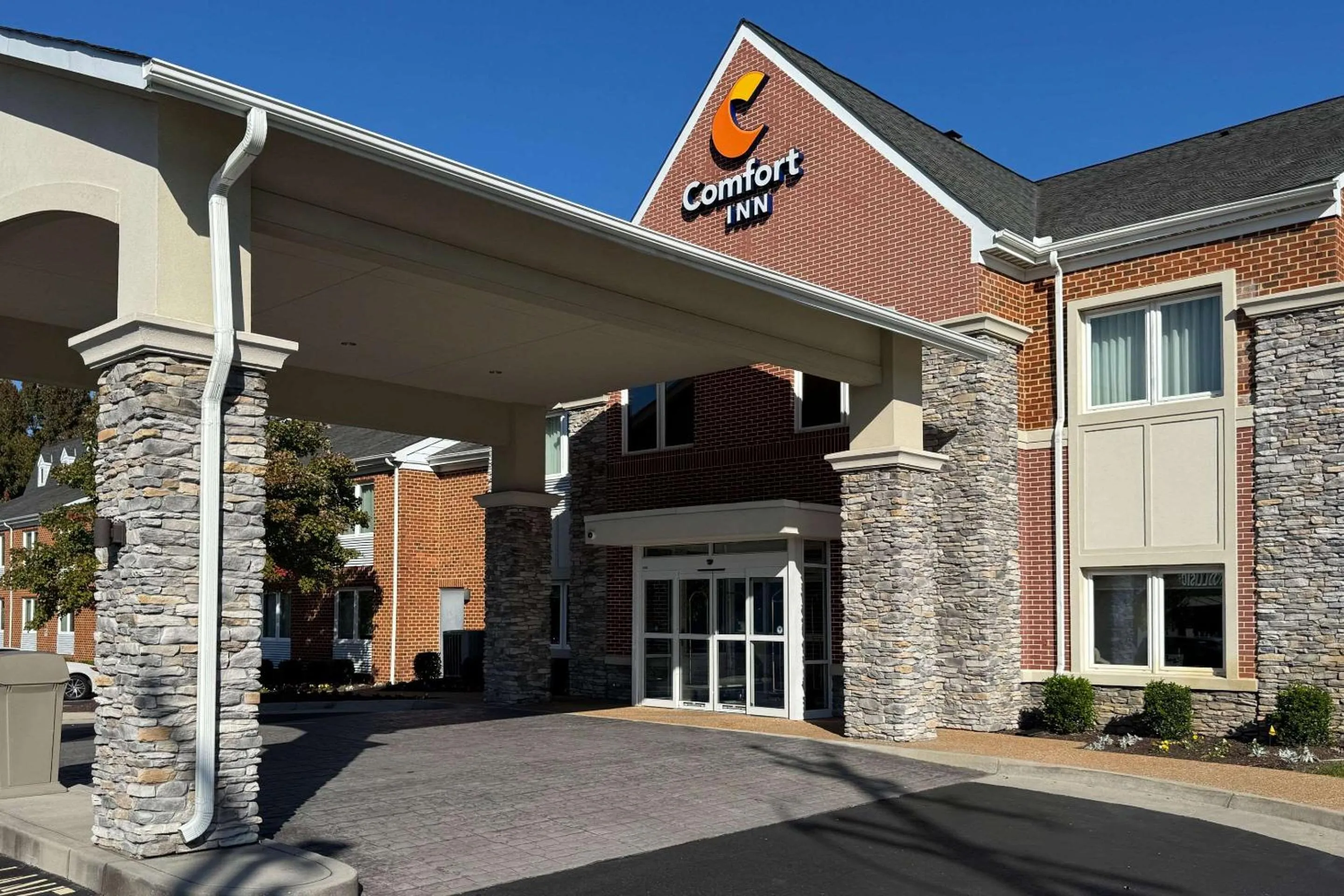 Property building in Comfort Inn Williamsburg Gateway
