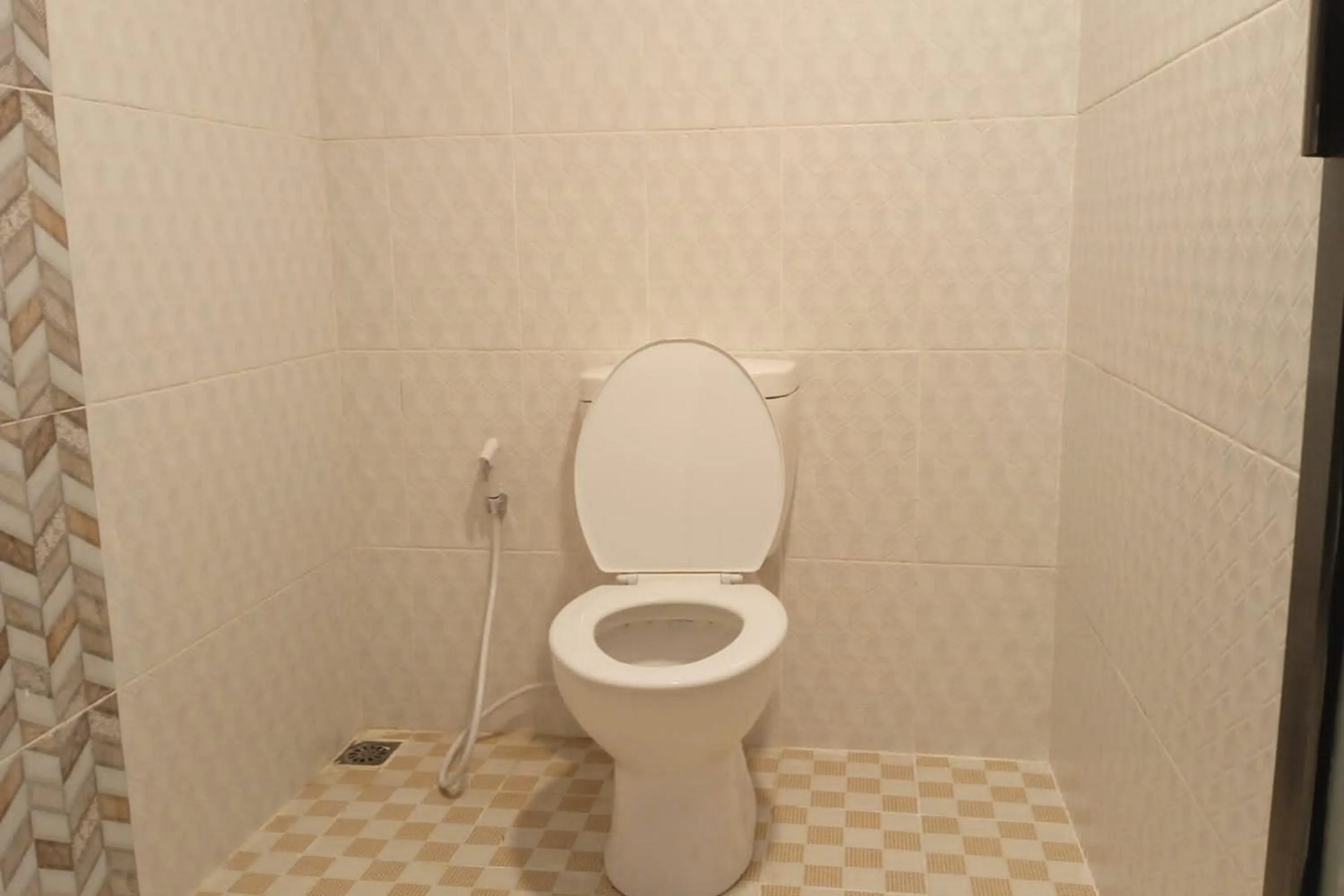 Bathroom in Gorland Hostel near GOR Satria Purwokerto Mitra RedDoorz