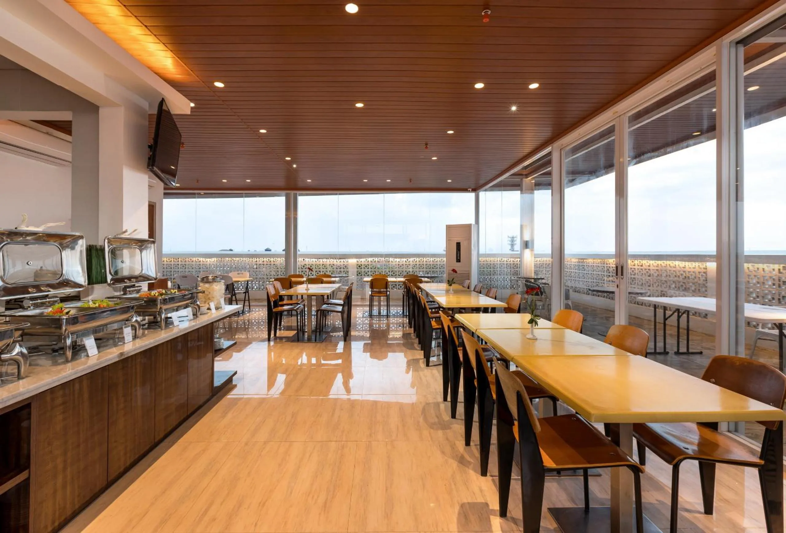 Restaurant/places to eat in Boss Legian Hotel Powered by Archipelago