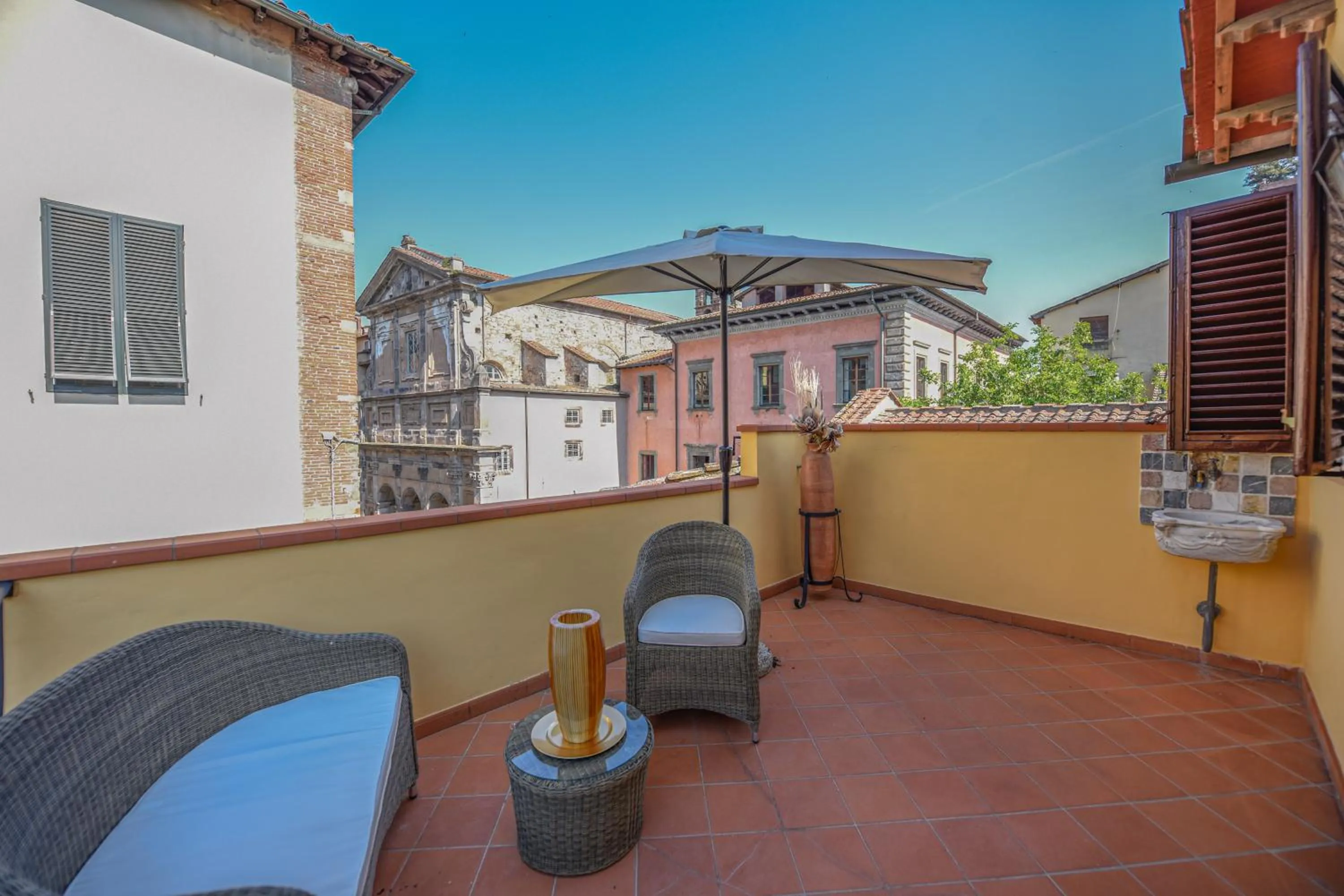 Balcony/Terrace in The Tuscanian Hotel