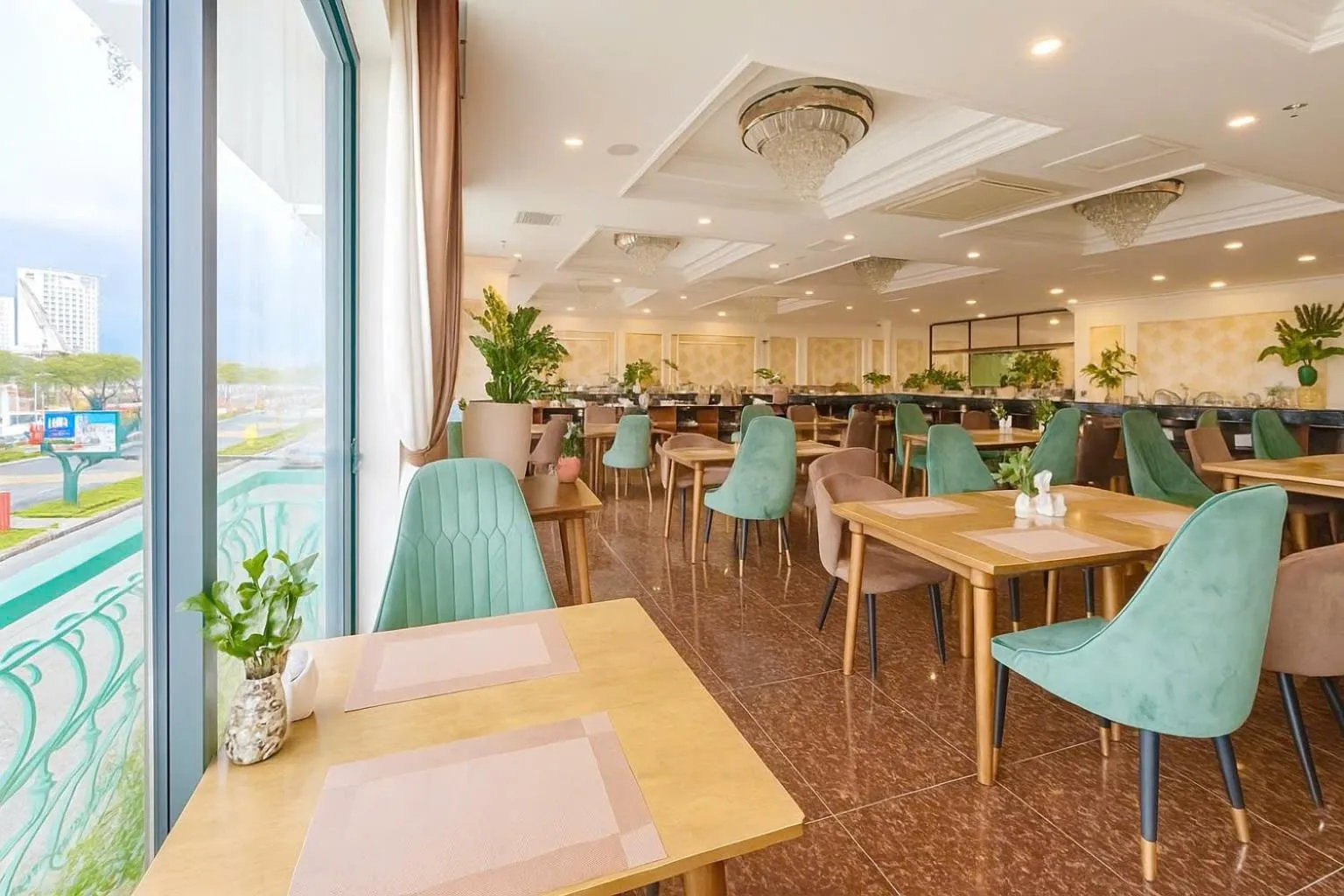 Restaurant/places to eat in Century Hotel Da Nang
