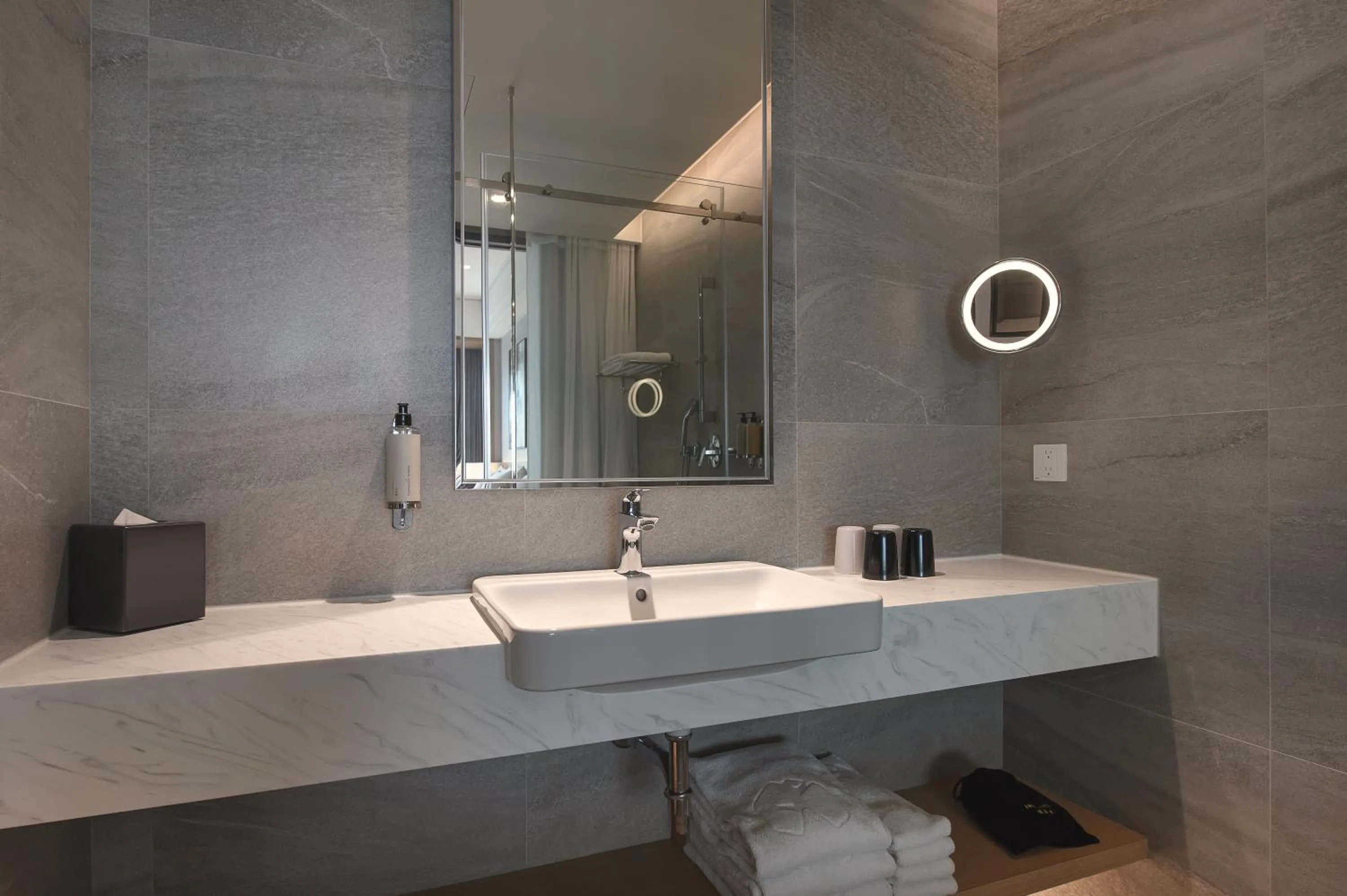 Bathroom in Grand Banyan Hotel