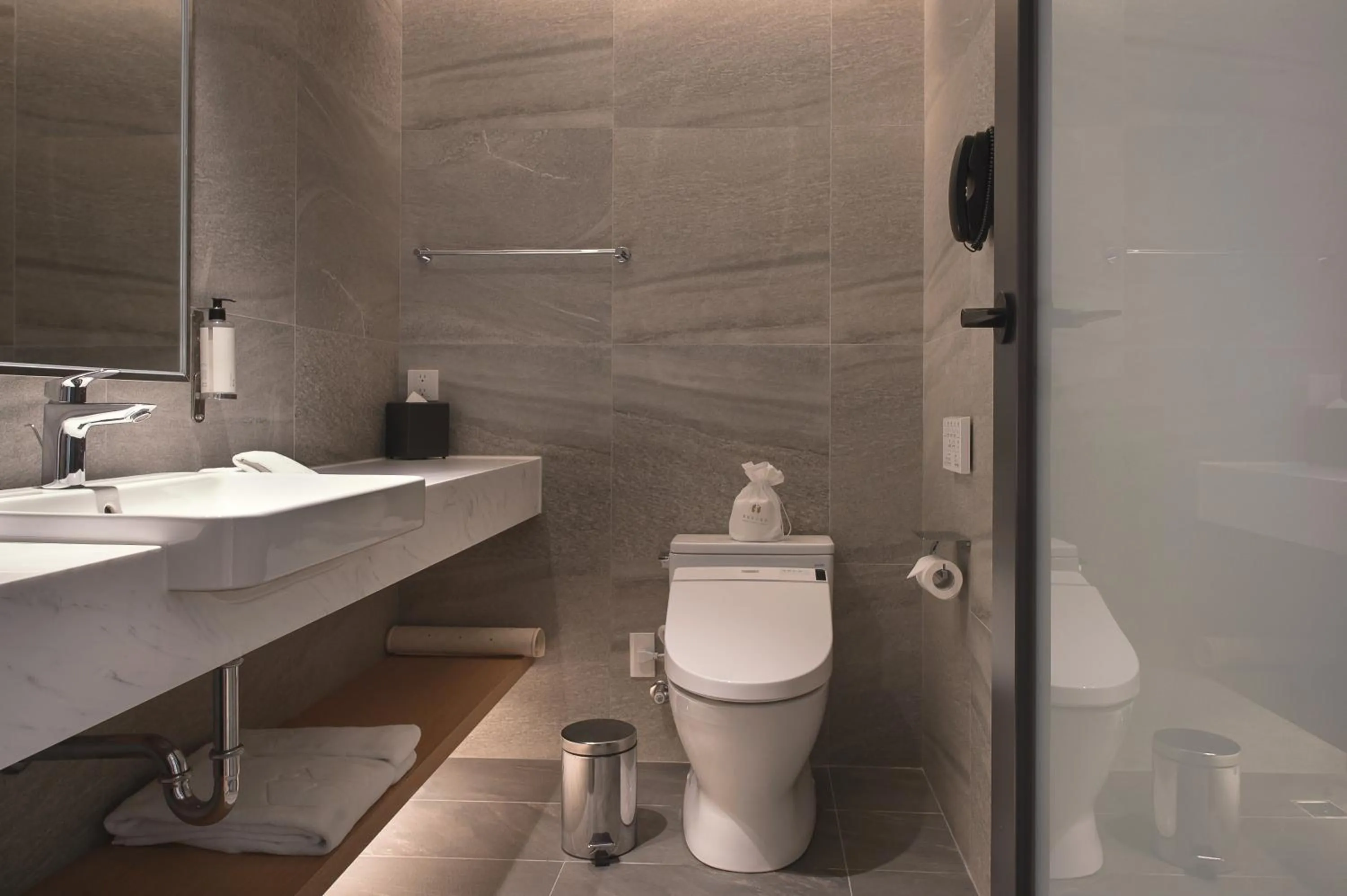 Toilet in Grand Banyan Hotel