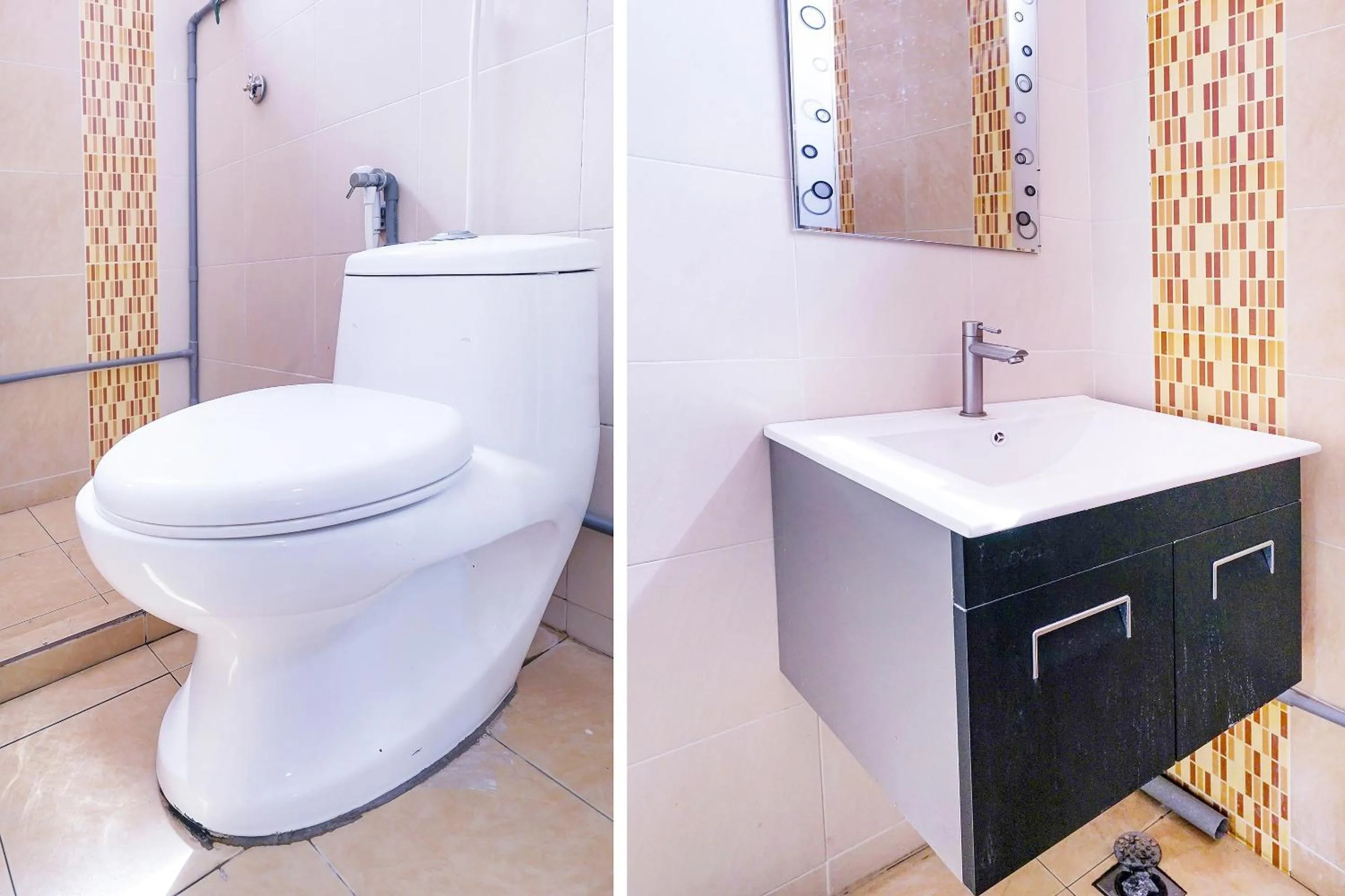 Bathroom in OYO 90486 New Station Hotel