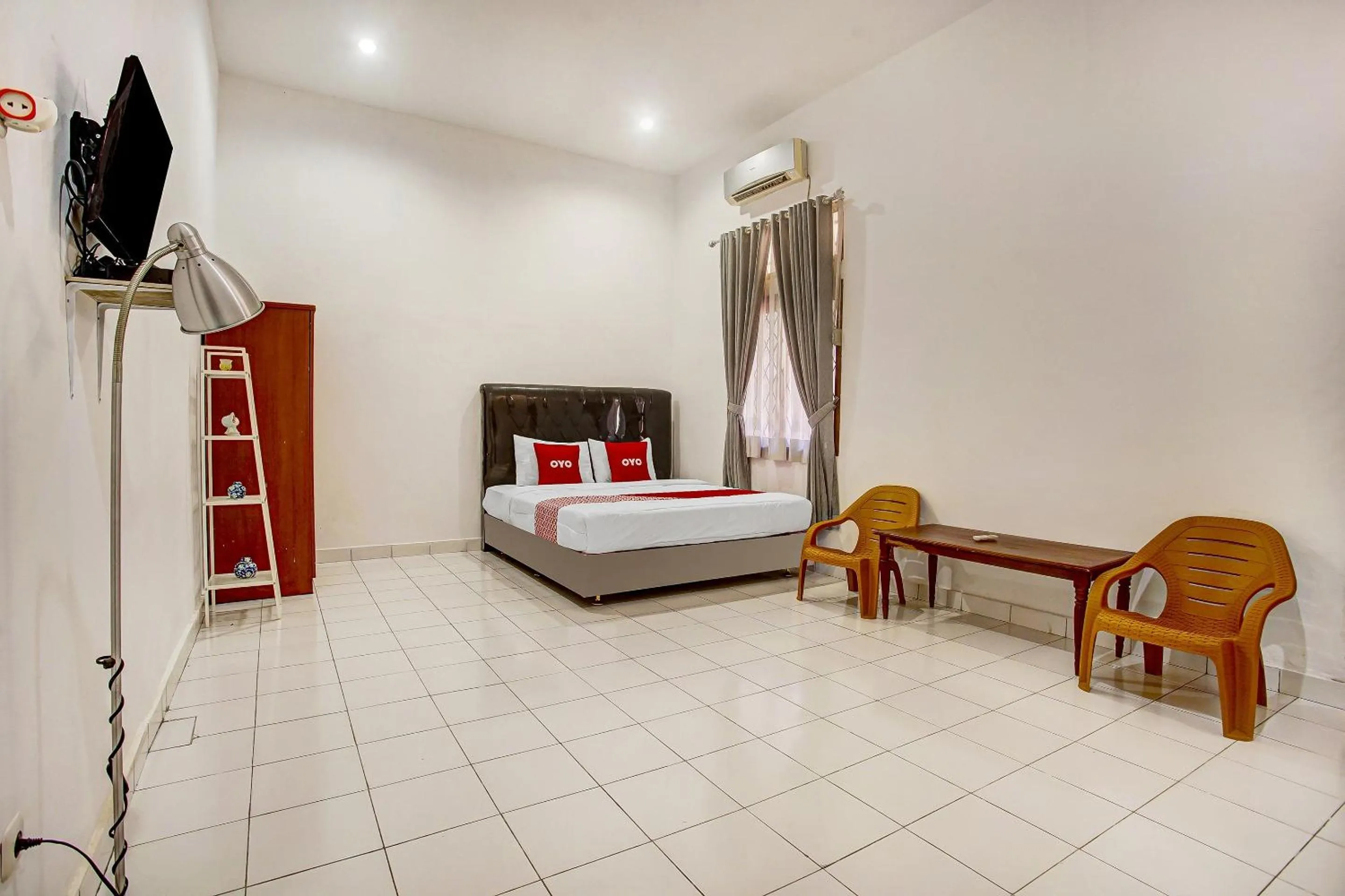 Bedroom, Bed in Hotel O Homestay Syariah