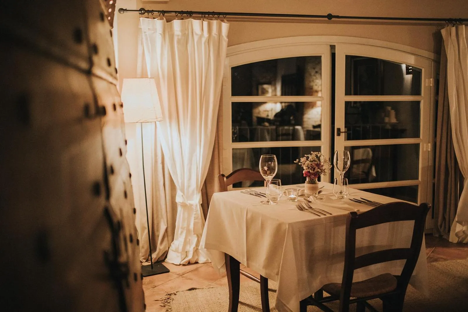 Restaurant/places to eat in La Villa Hotel