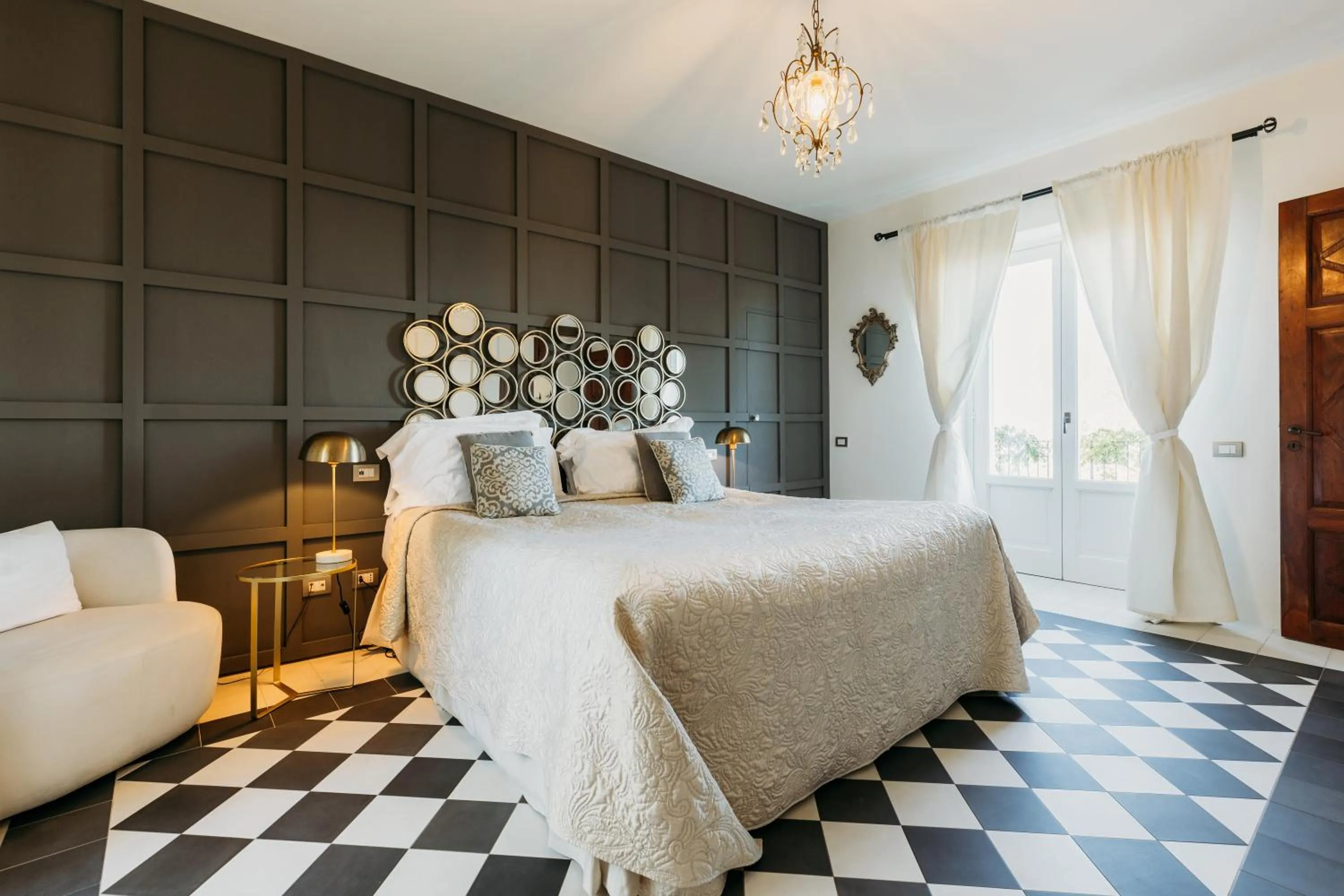 Bed in La Villa Hotel