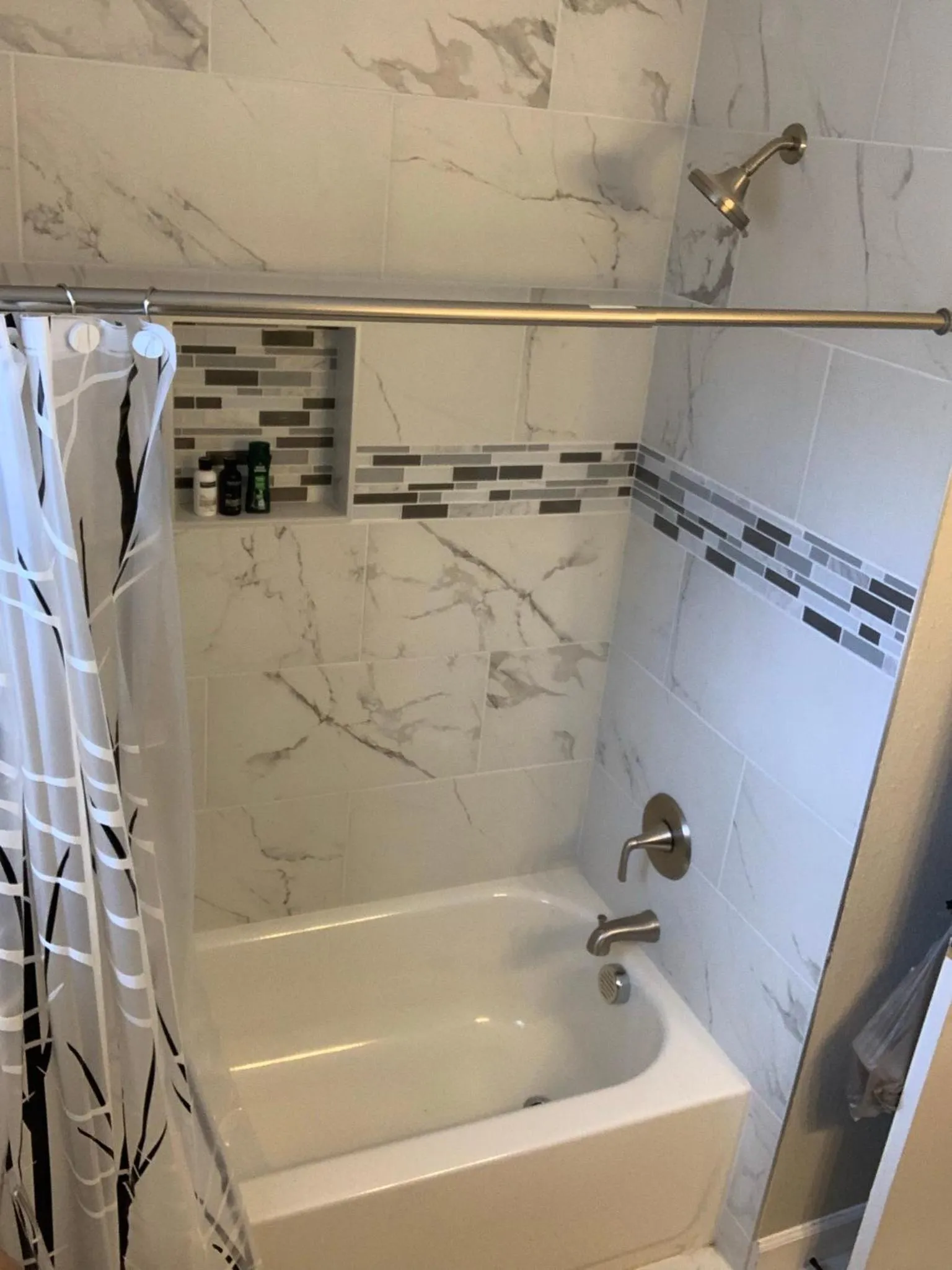 Shower in SU CASA ES MI CASA