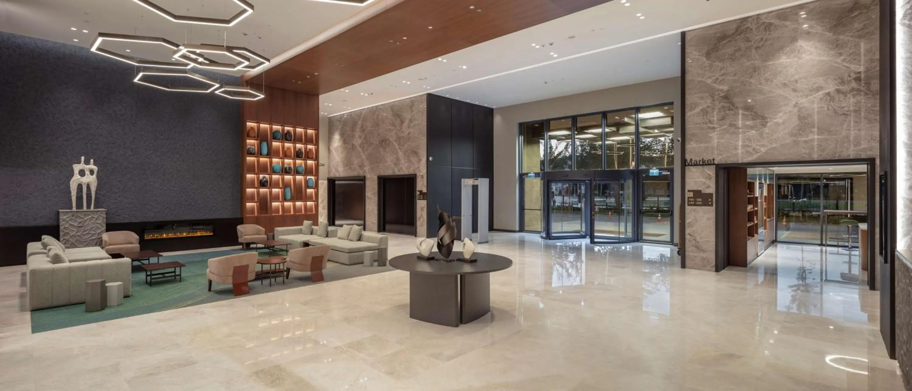 Lobby or reception in Doubletree By Hilton Canakkale