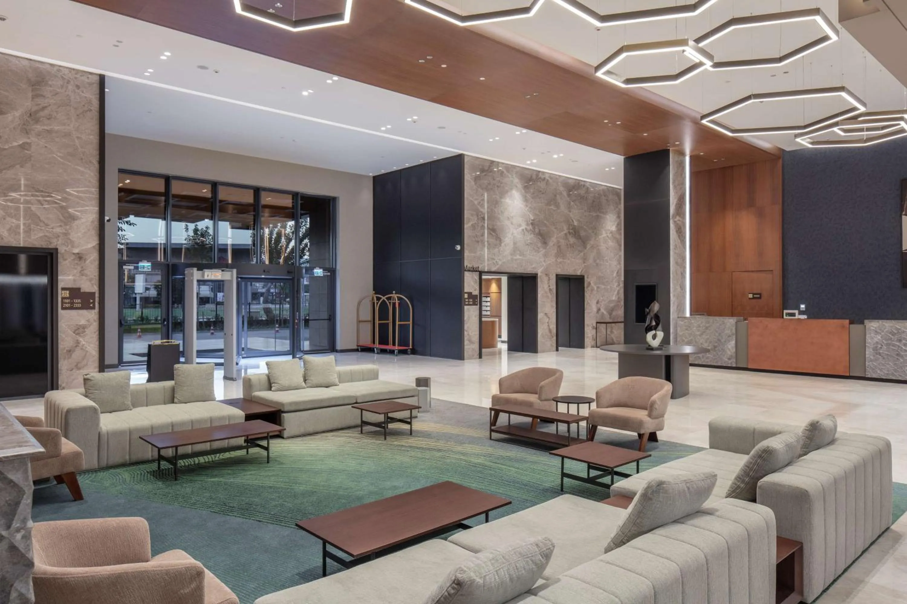 Lobby or reception in Doubletree By Hilton Canakkale
