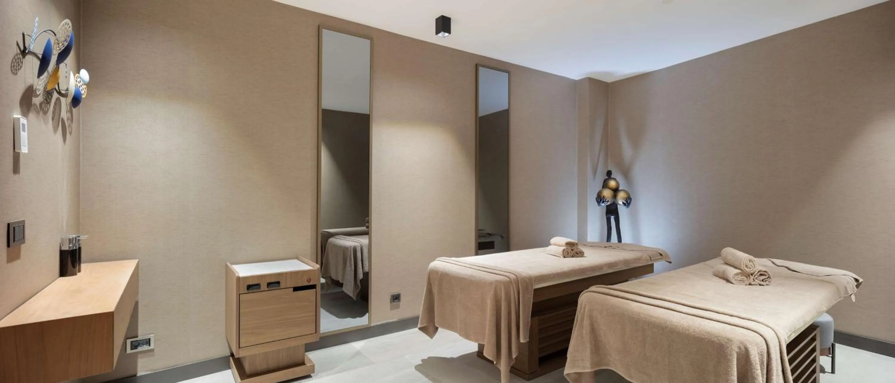 Sports, Bed in Doubletree By Hilton Canakkale