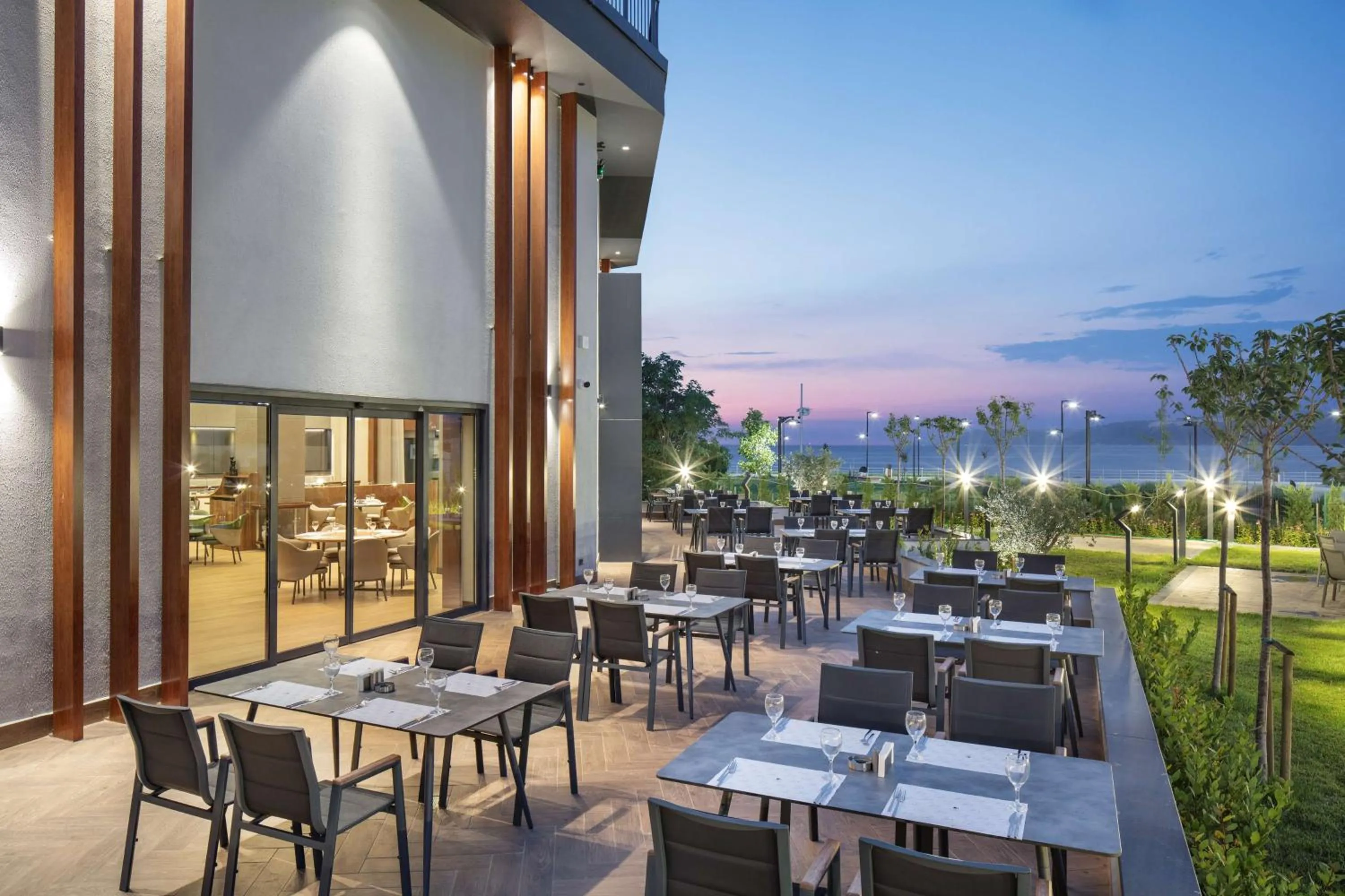 Restaurant/places to eat in Doubletree By Hilton Canakkale