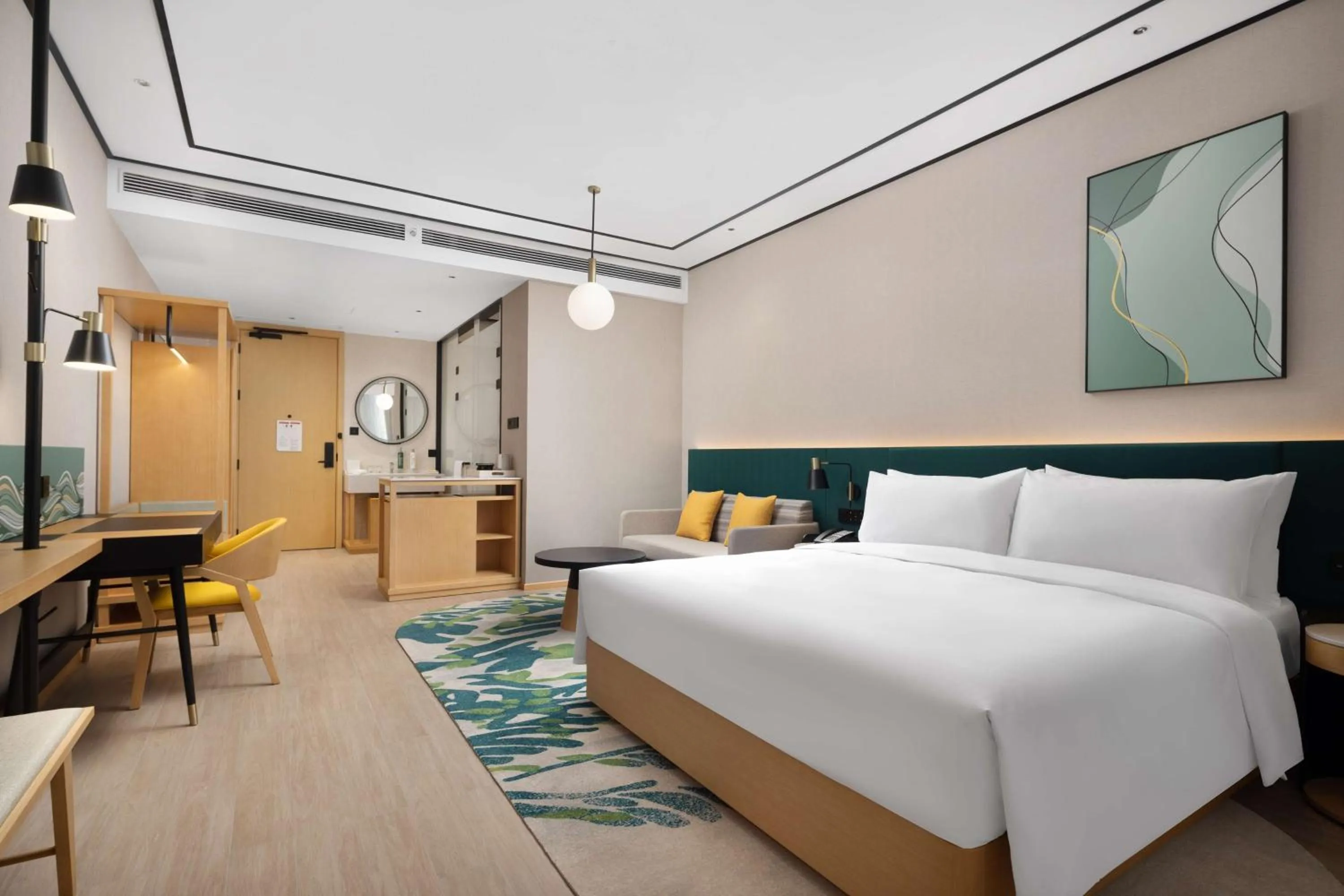 Living room, Bed in Hilton Garden Inn Rizhao High-Tech Zone