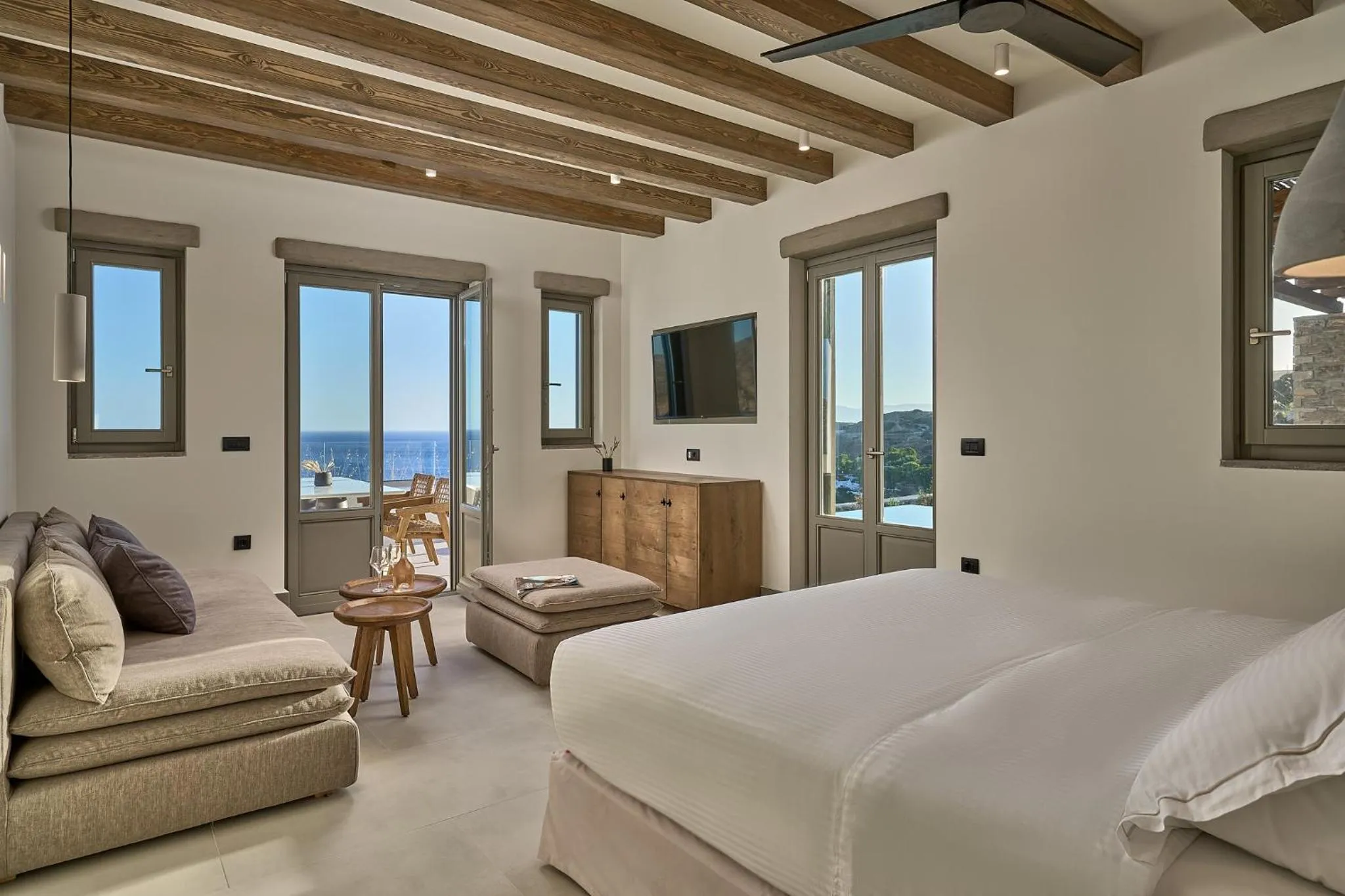 Photo of the whole room, Bed in Ios Grand Pool Suites