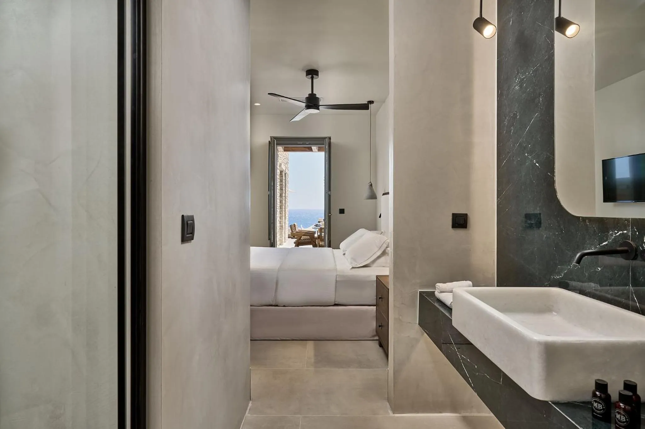 Open Air Bath, Bed in Ios Grand Pool Suites