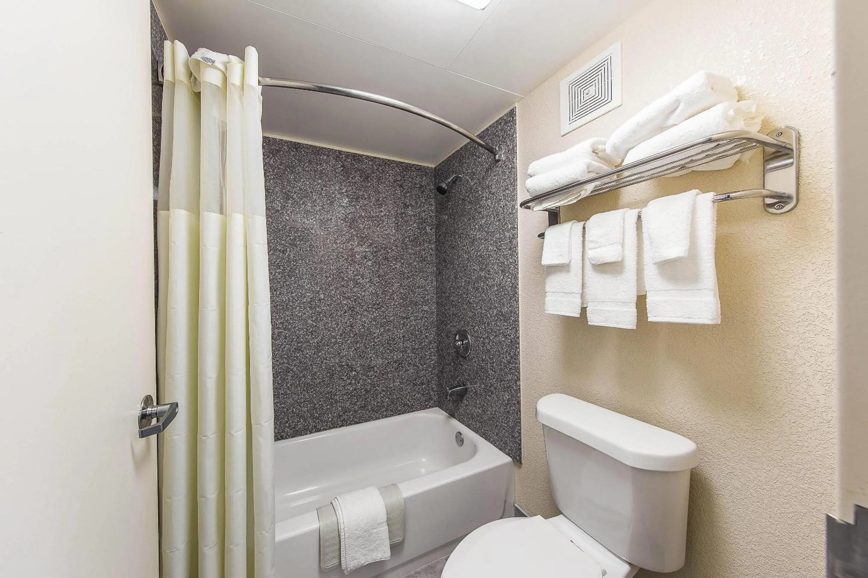 Bedroom in Quality Inn